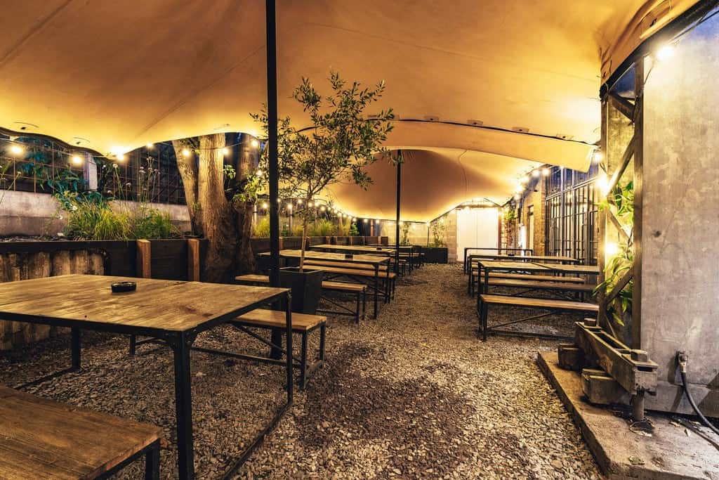 Taproom & Back Garden 1