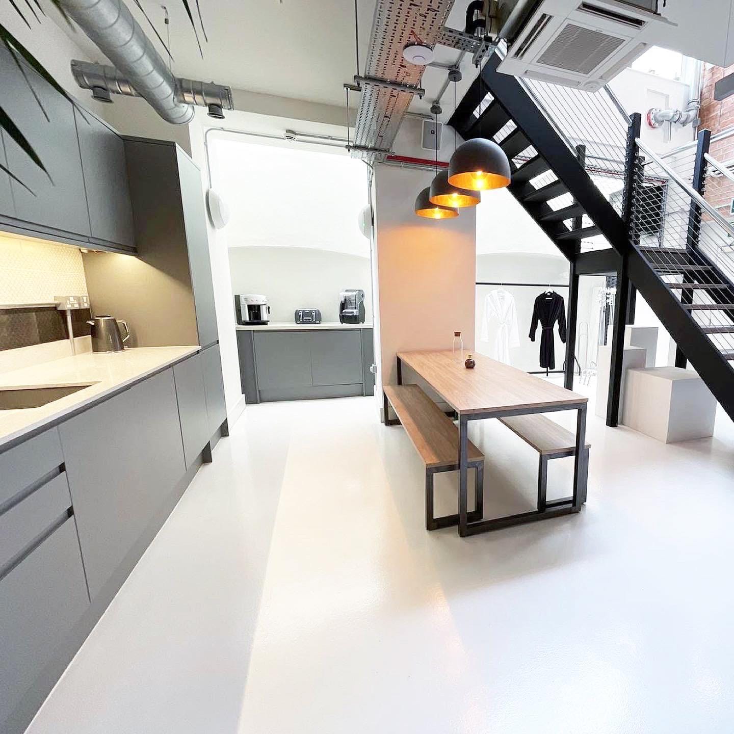 Photographic Studio  0