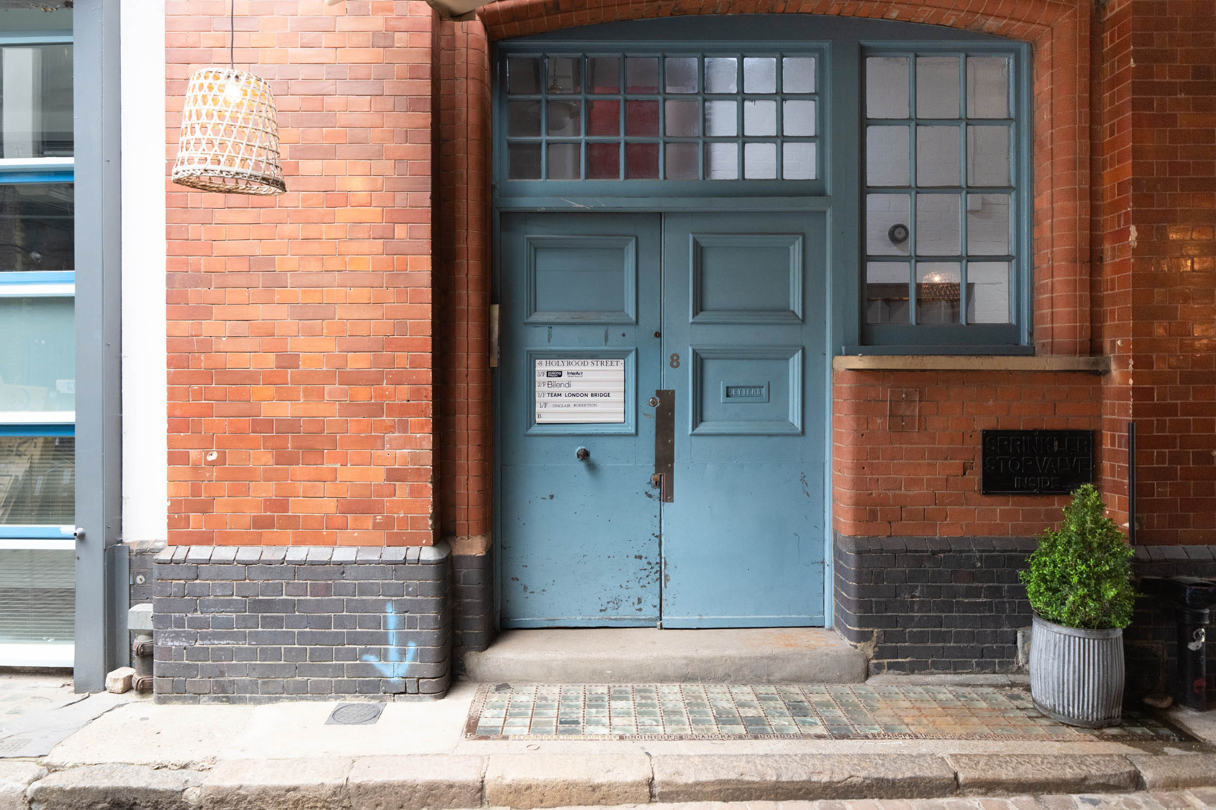 London Bridge Hive 6