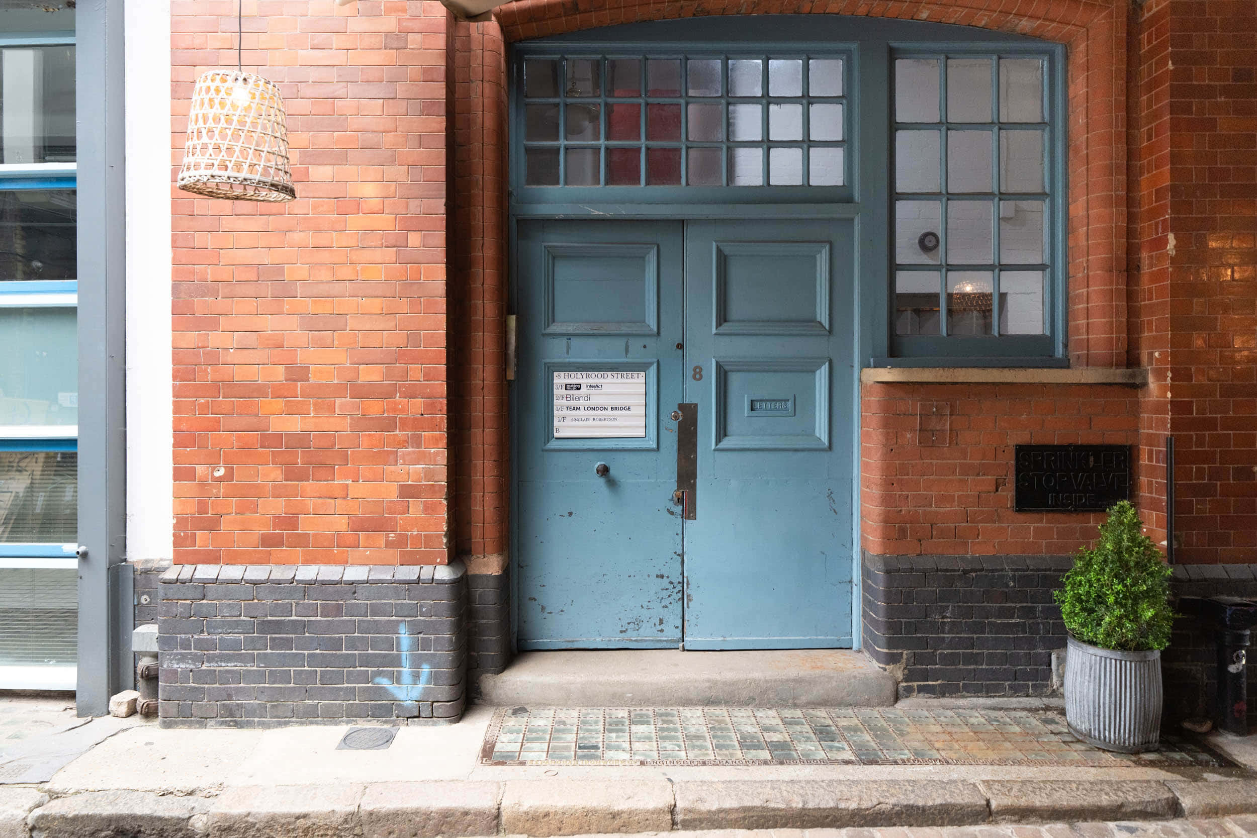 London Bridge Hive 6