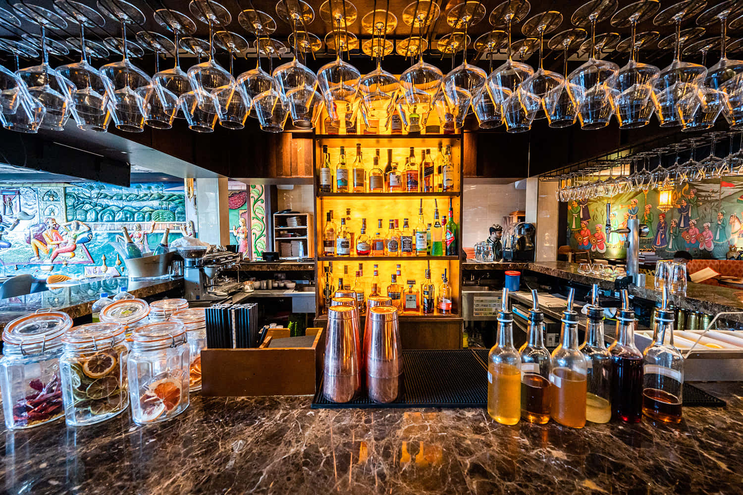 Bar & Lounge 0