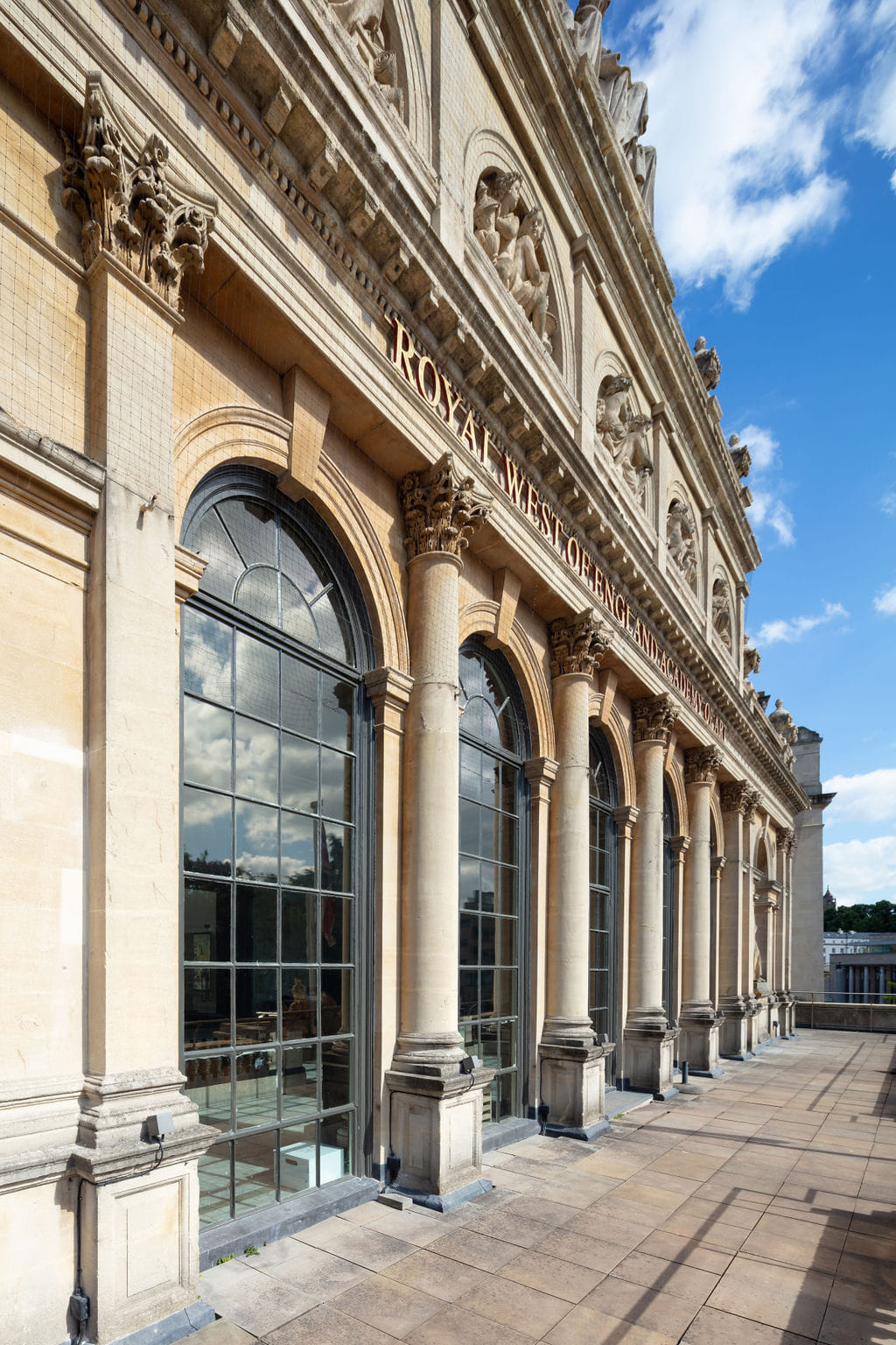 Kenny Gallery, Landing and Balcony