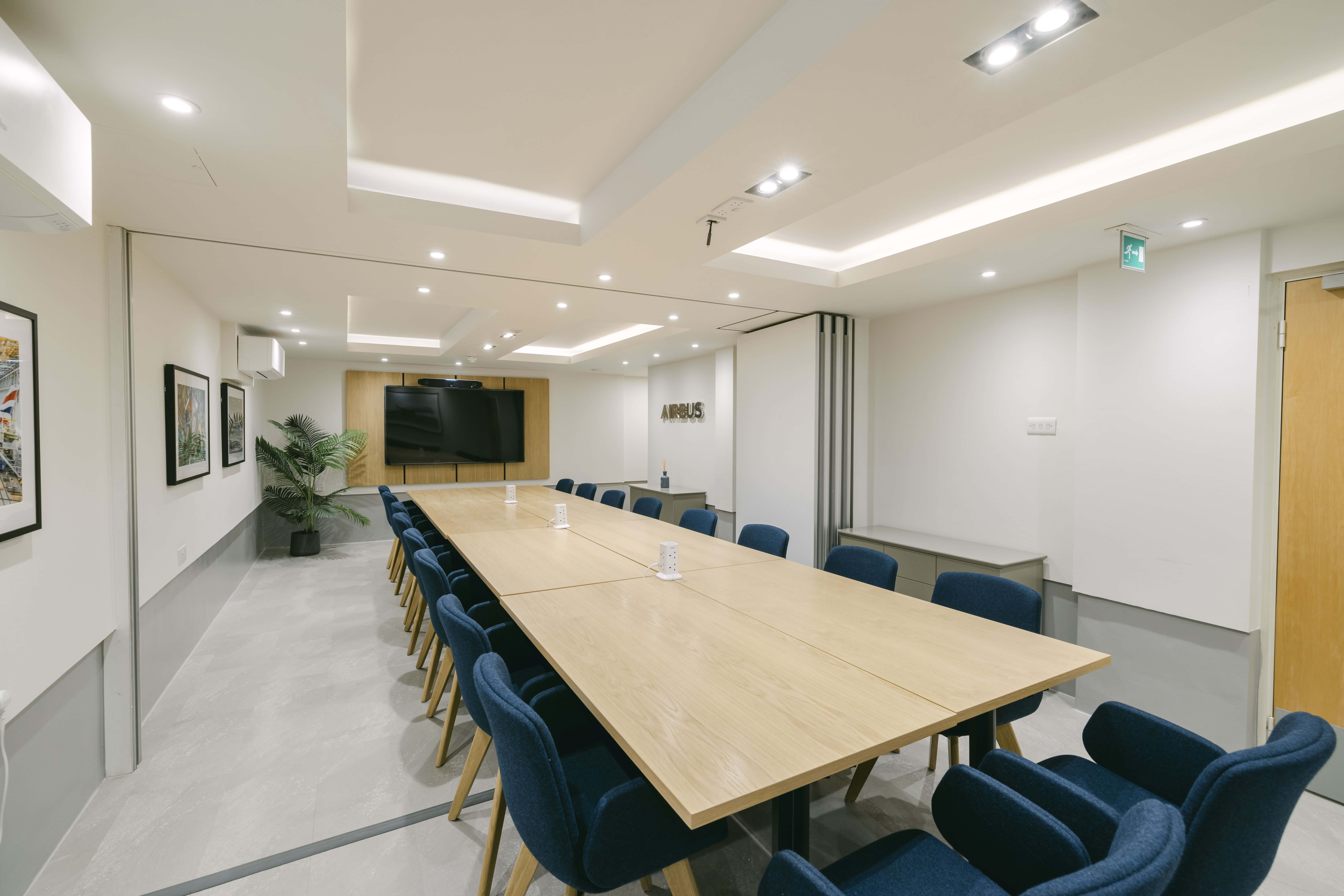 AIRBUS Boardroom 1