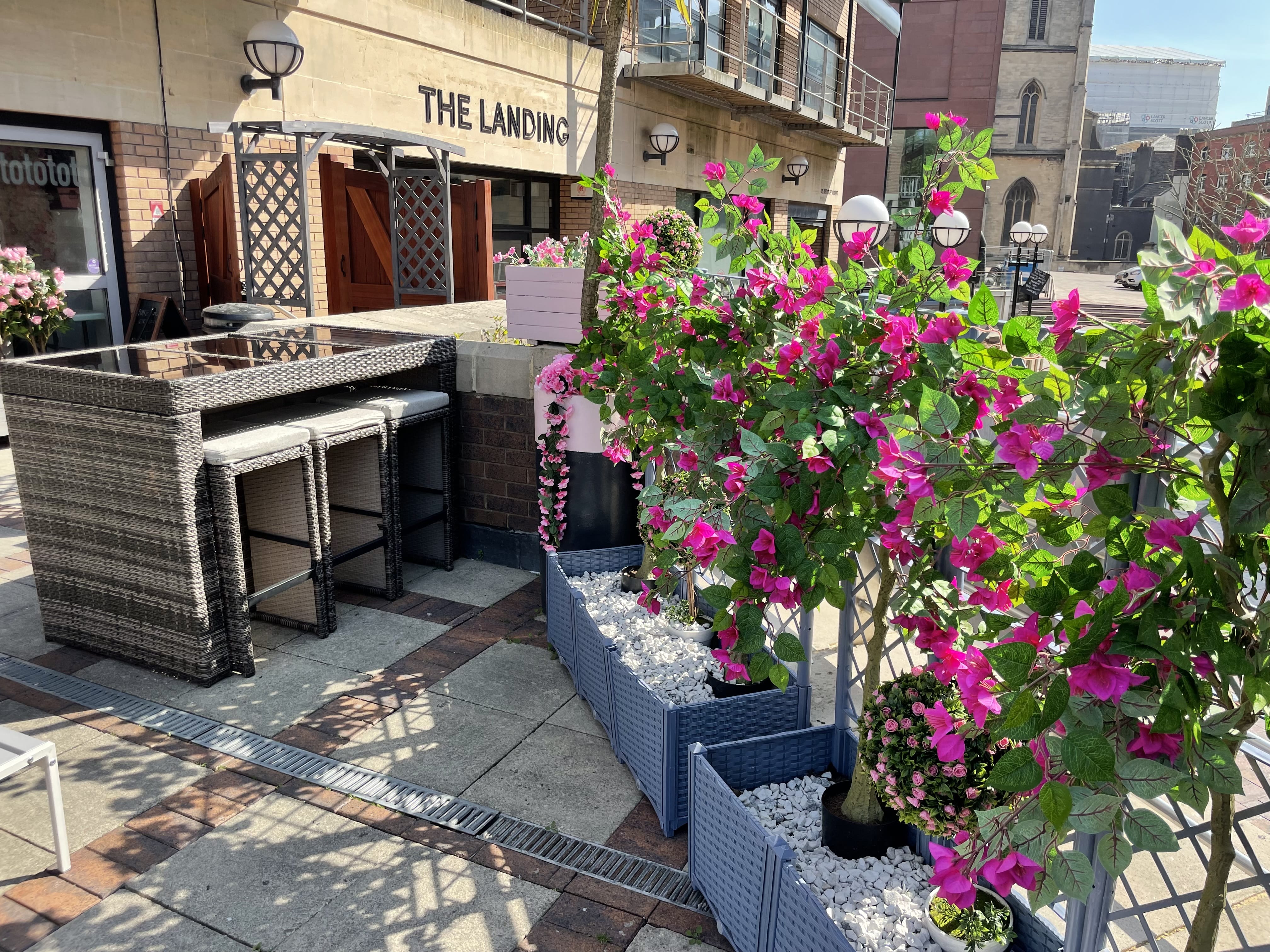 Private Lounge Bar & Gated Roof Terrace 11