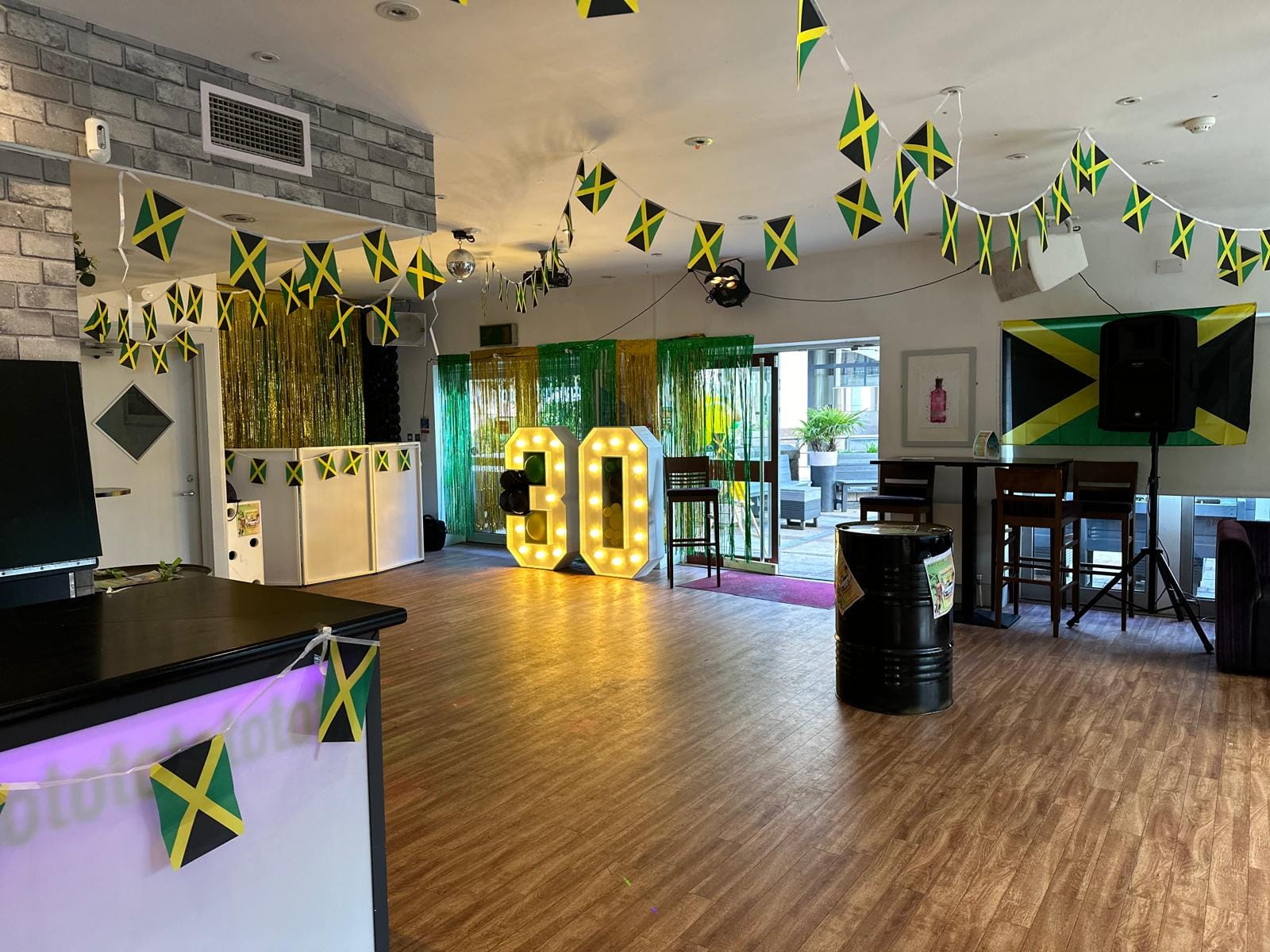 Private Lounge Bar & Gated Roof Terrace