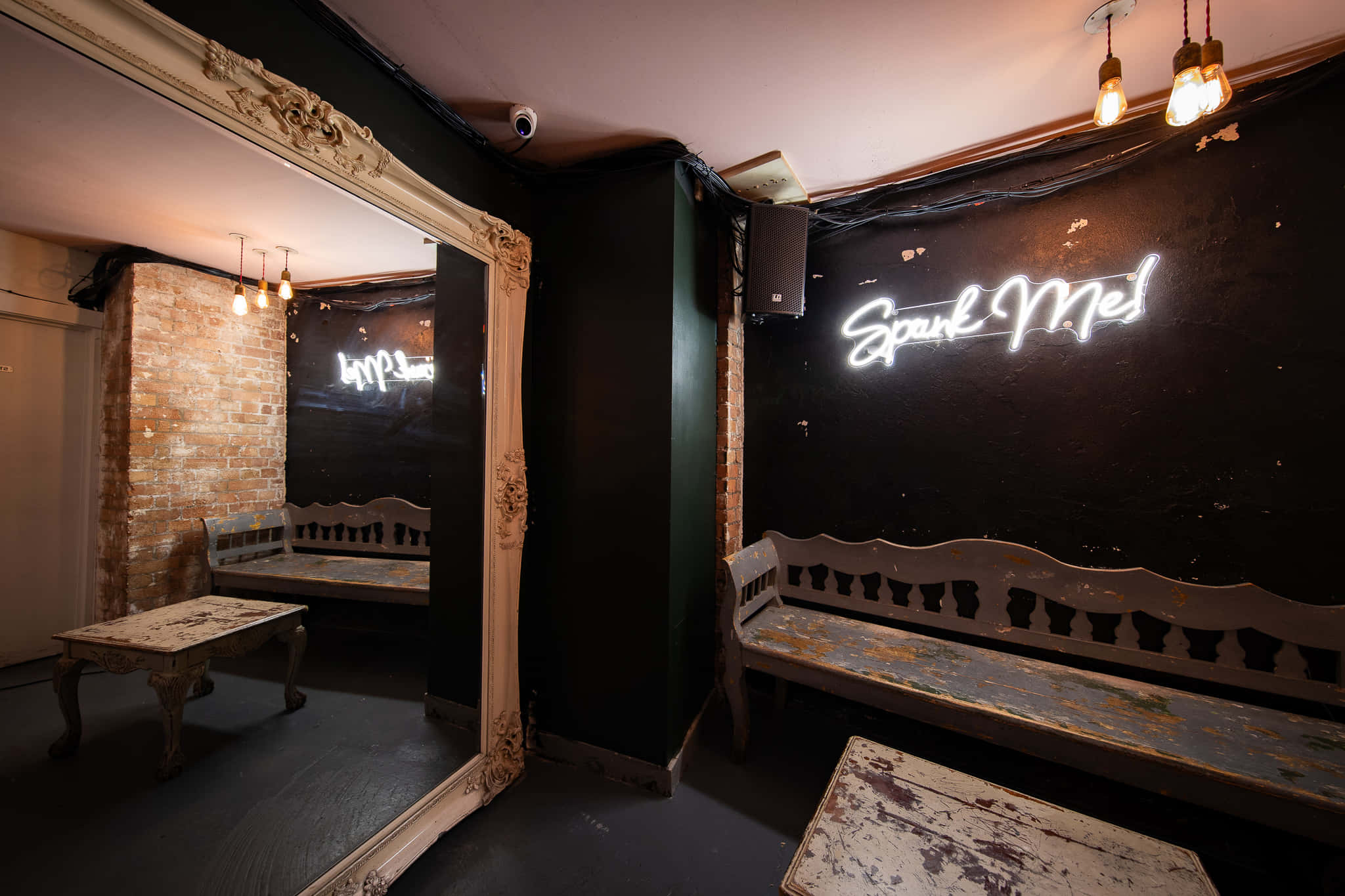 Room Through The Looking Glass 3