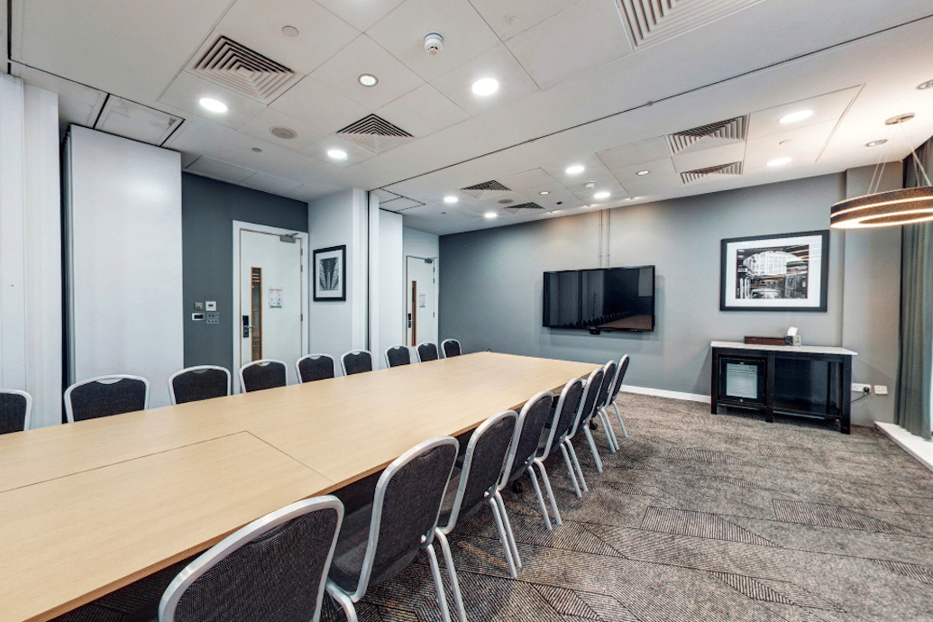 Inveraray, Balmoral, Holyrood & Borthwick 0