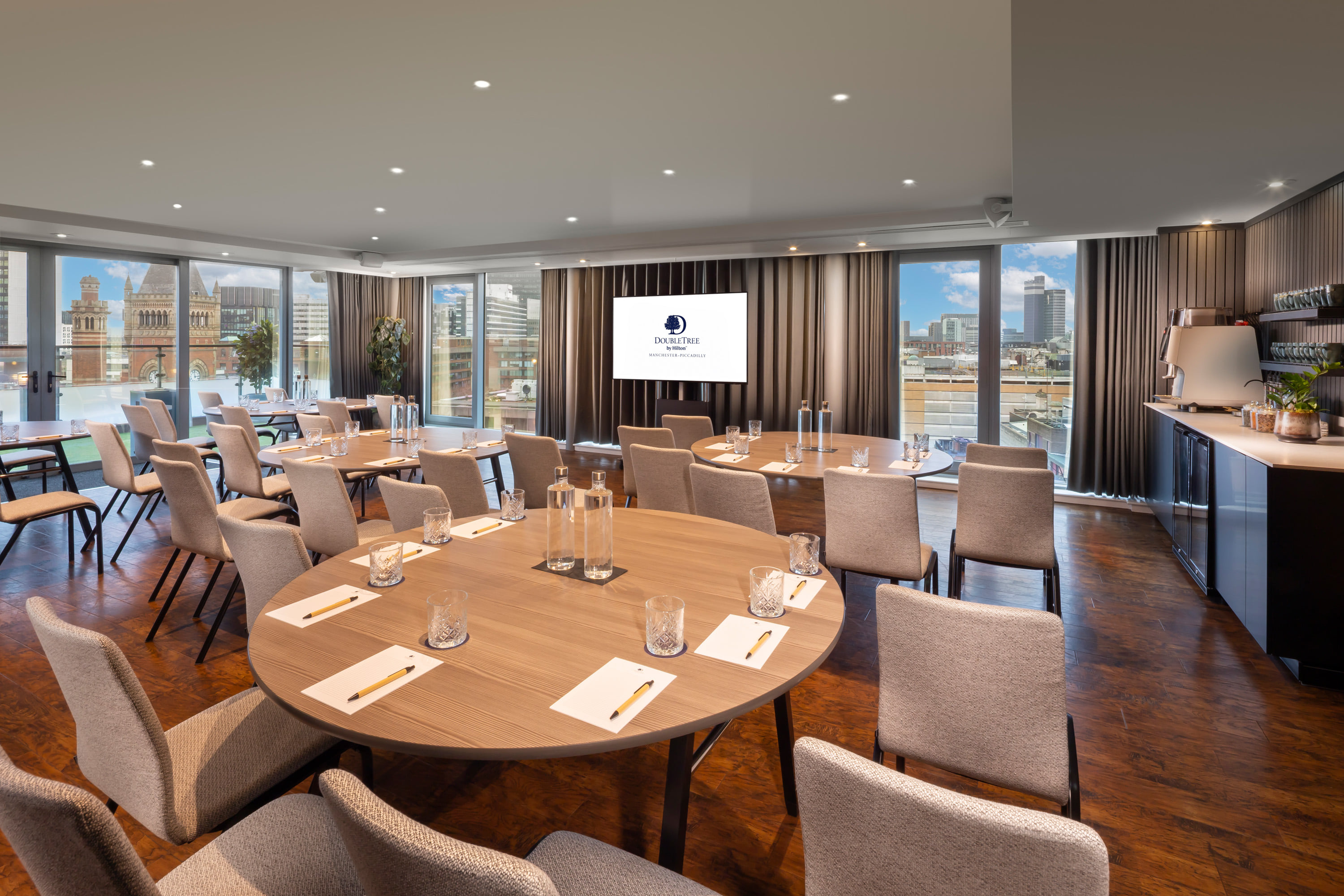 Sky Lounge 1