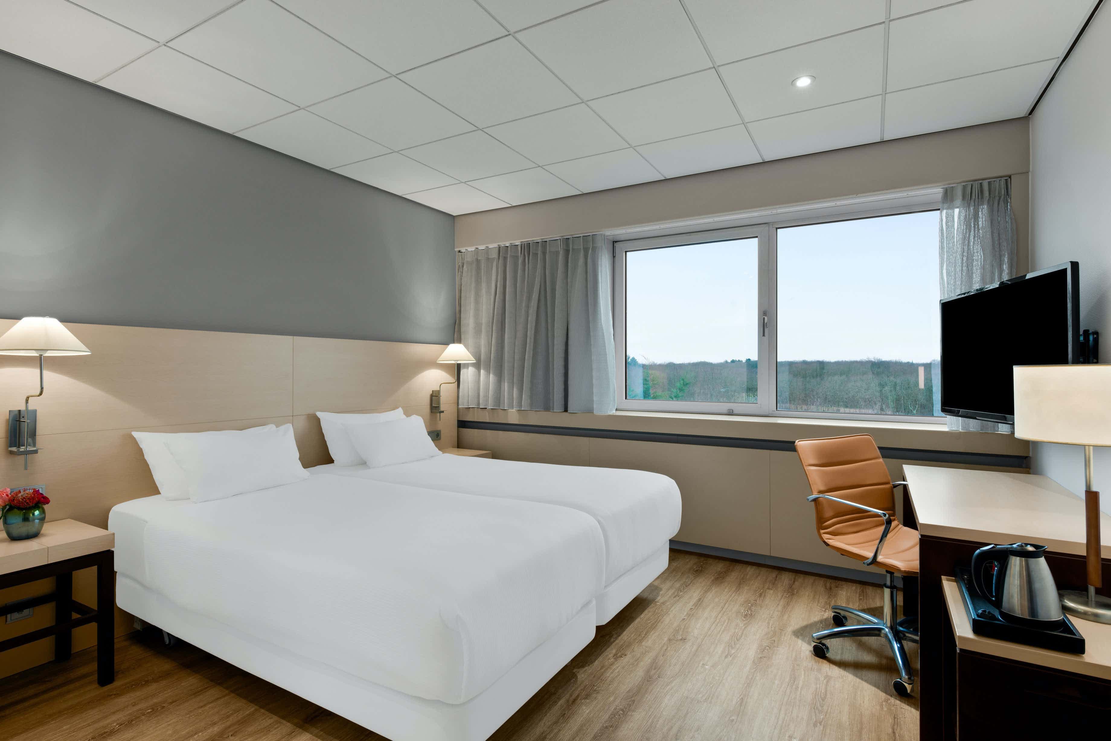 Meeting Rooms of 120m2 (5x available) 3