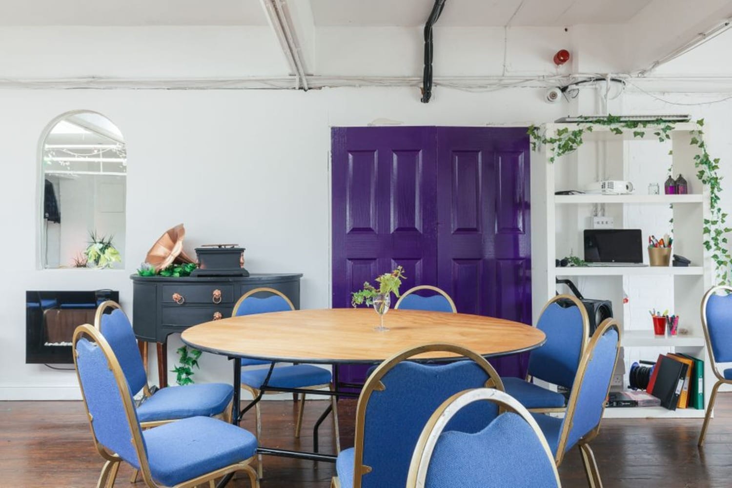 4th Floor (two adjoining studios with roof top terrace)  39