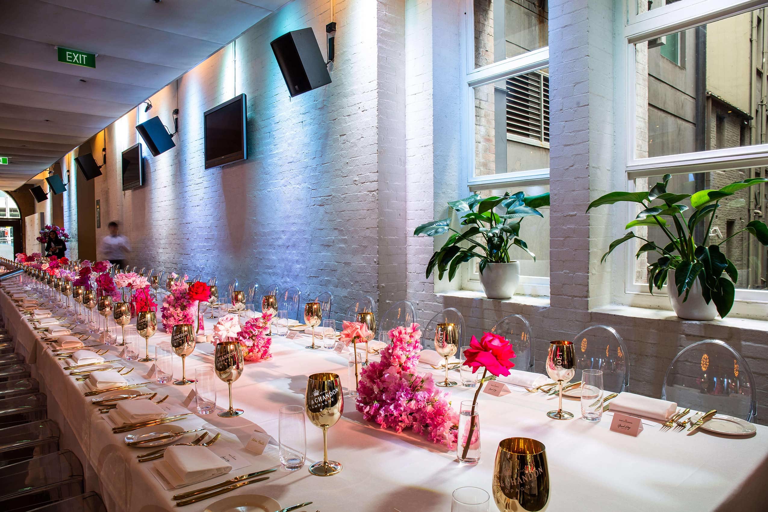 Establishment Main Bar & Garden 3