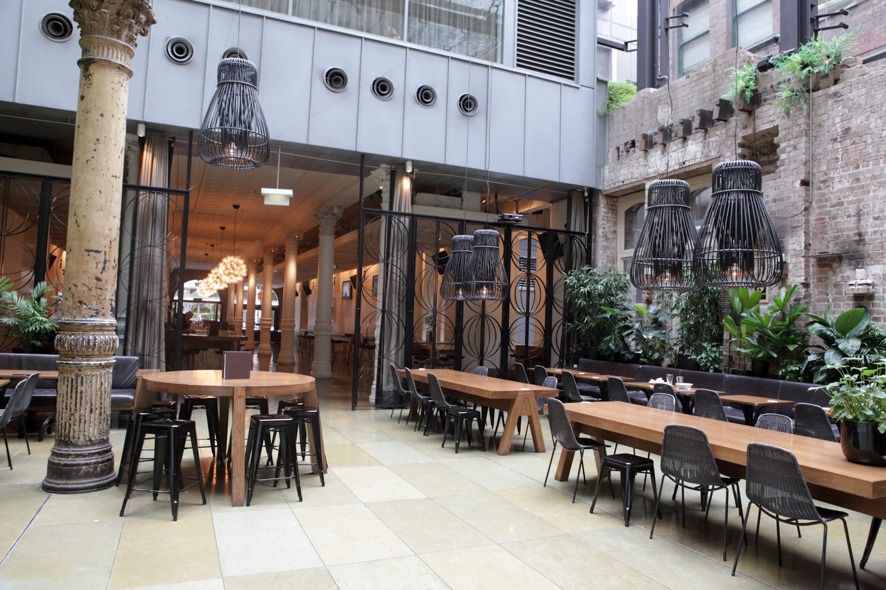 Establishment Main Bar & Garden 2