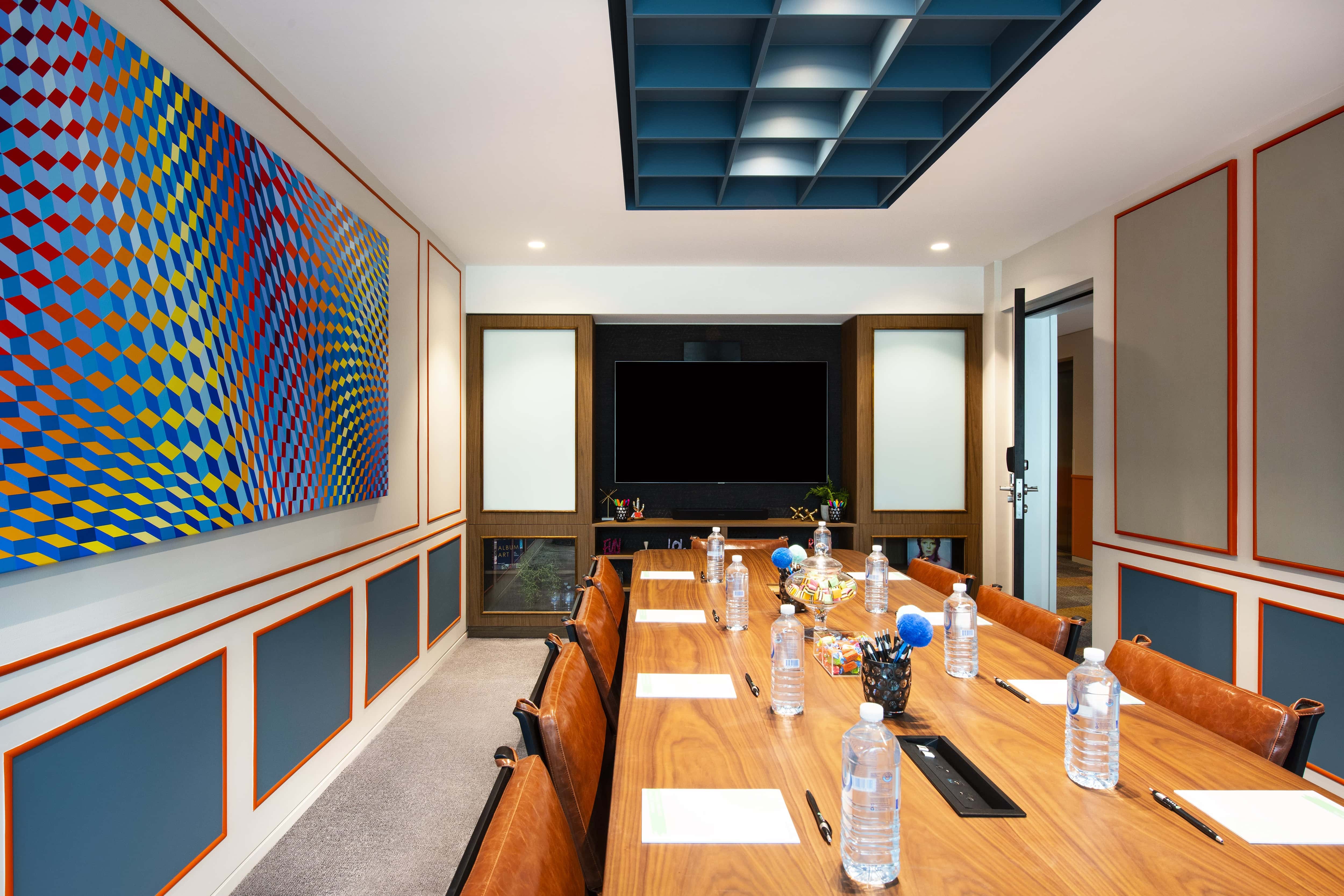 B.i.G Boardroom 0