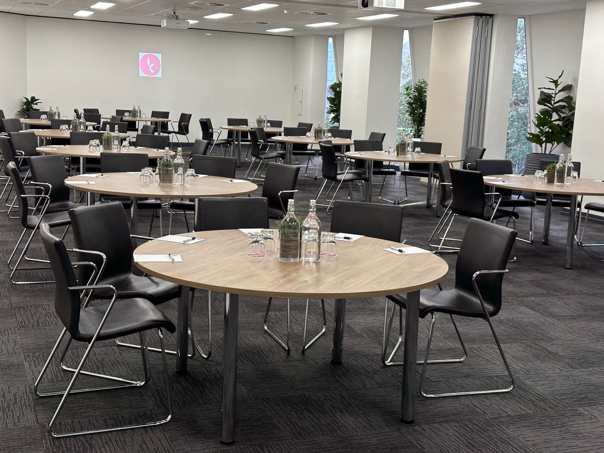 Extra Large Room 3D tour