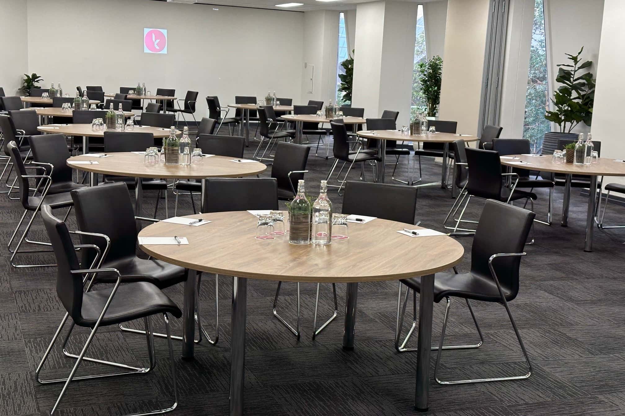 Extra Large Room 3D tour