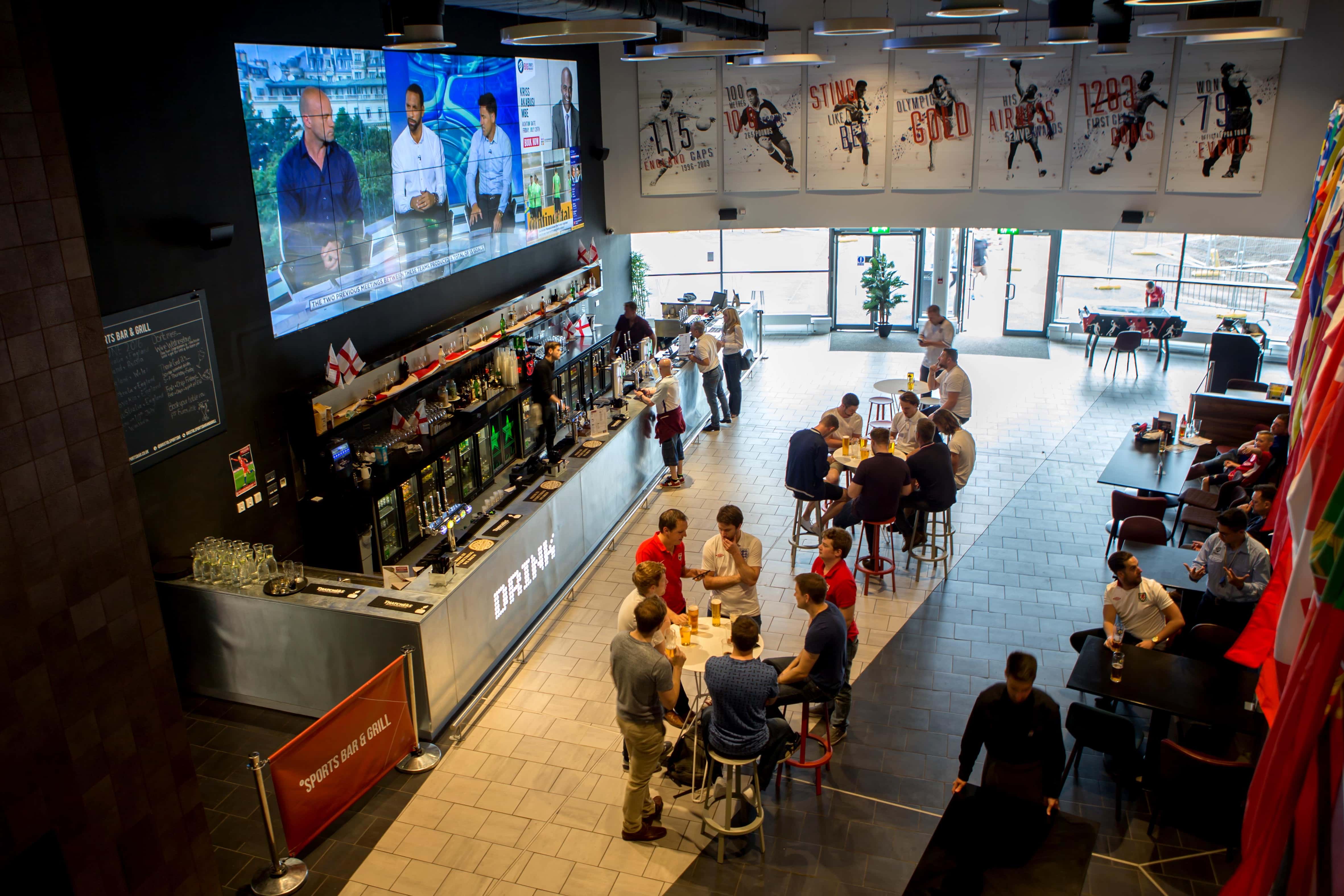 Sports Bar and Pizzeria 2