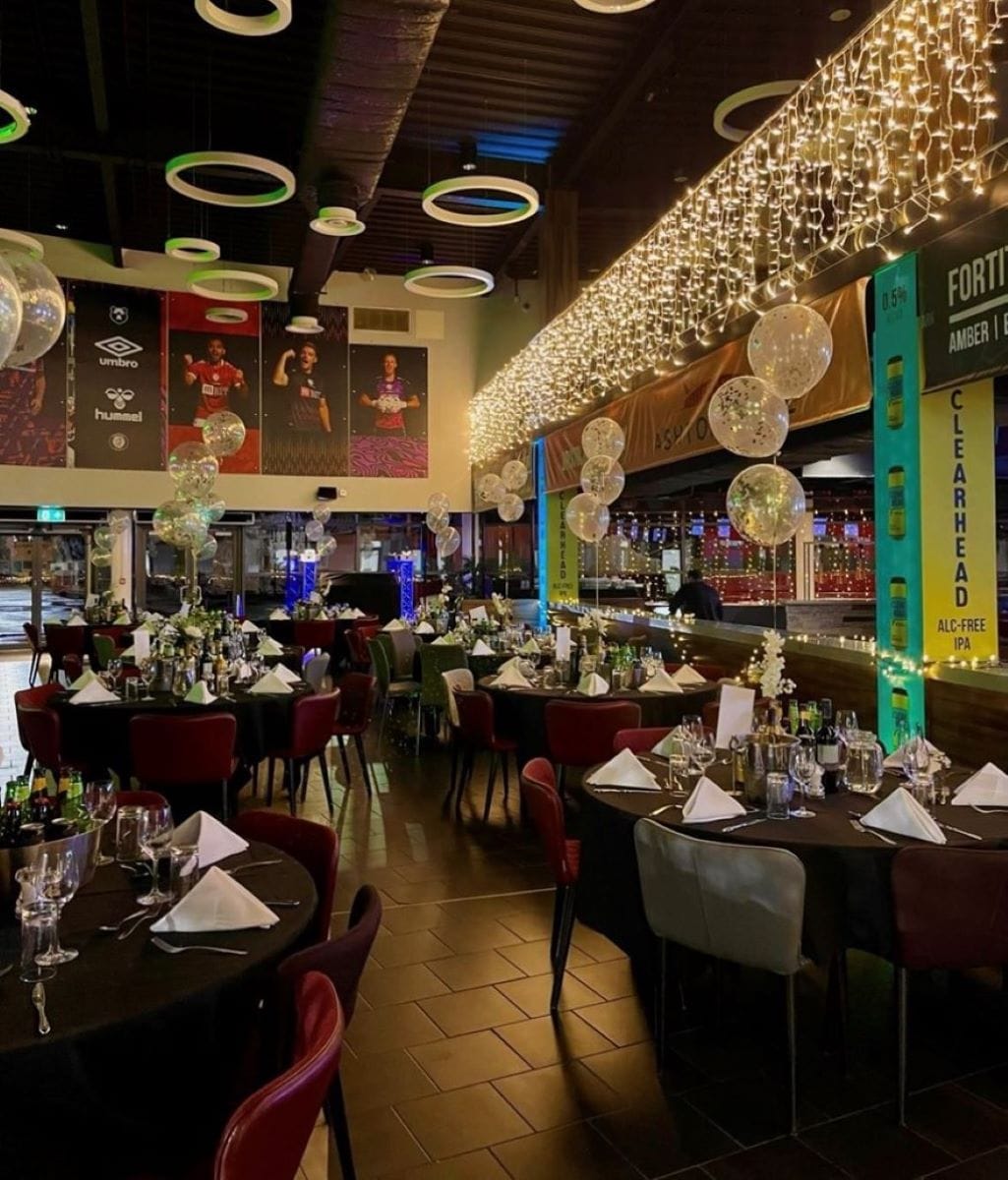 Sports Bar and Pizzeria  7