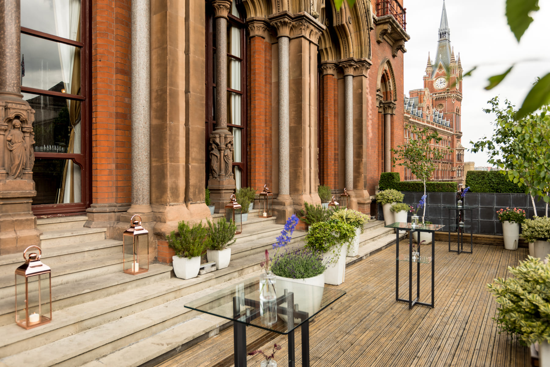 Ladies Smoking Room & Gallery  1