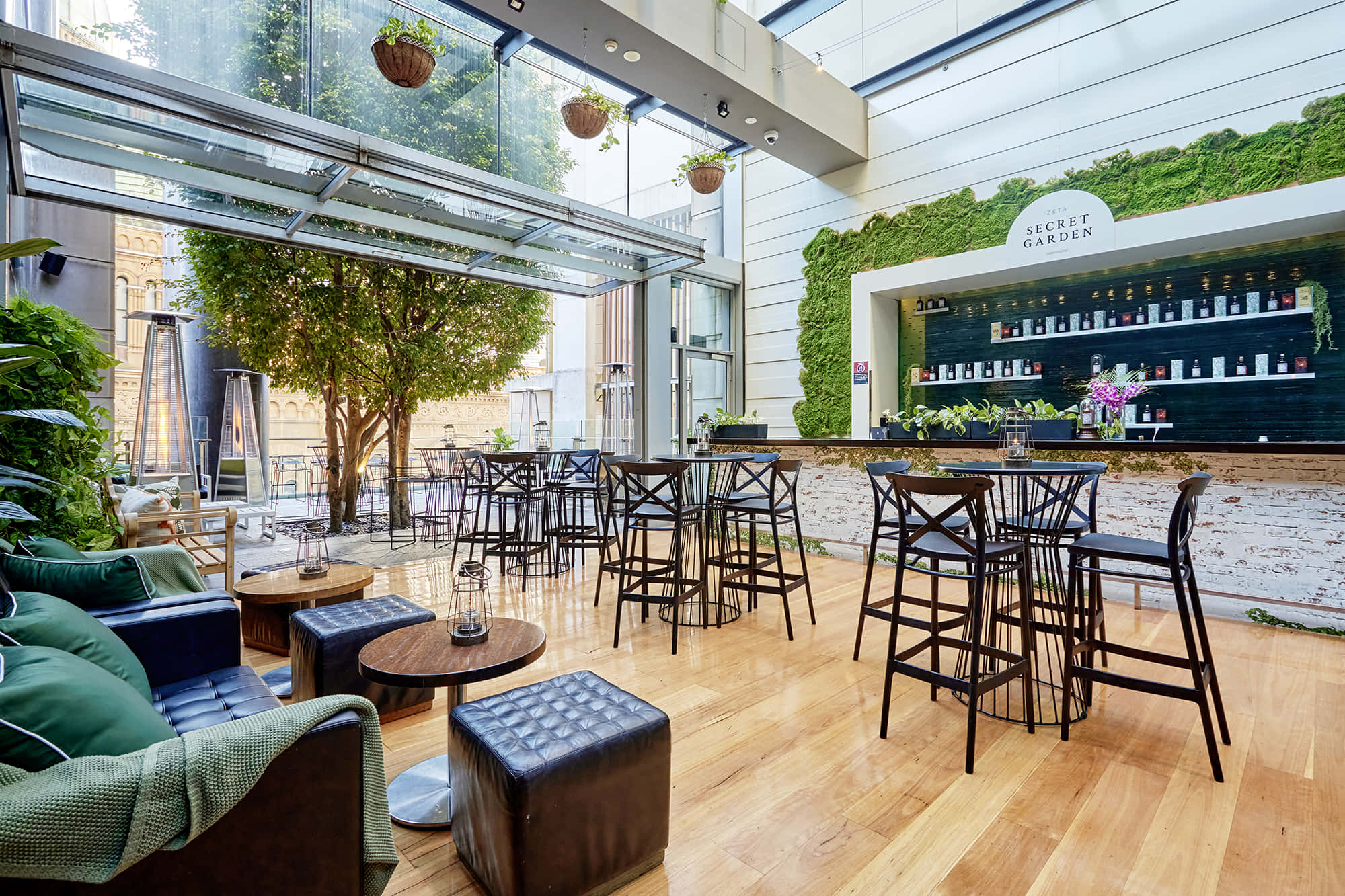 Zeta Back Bar & Terrace 1