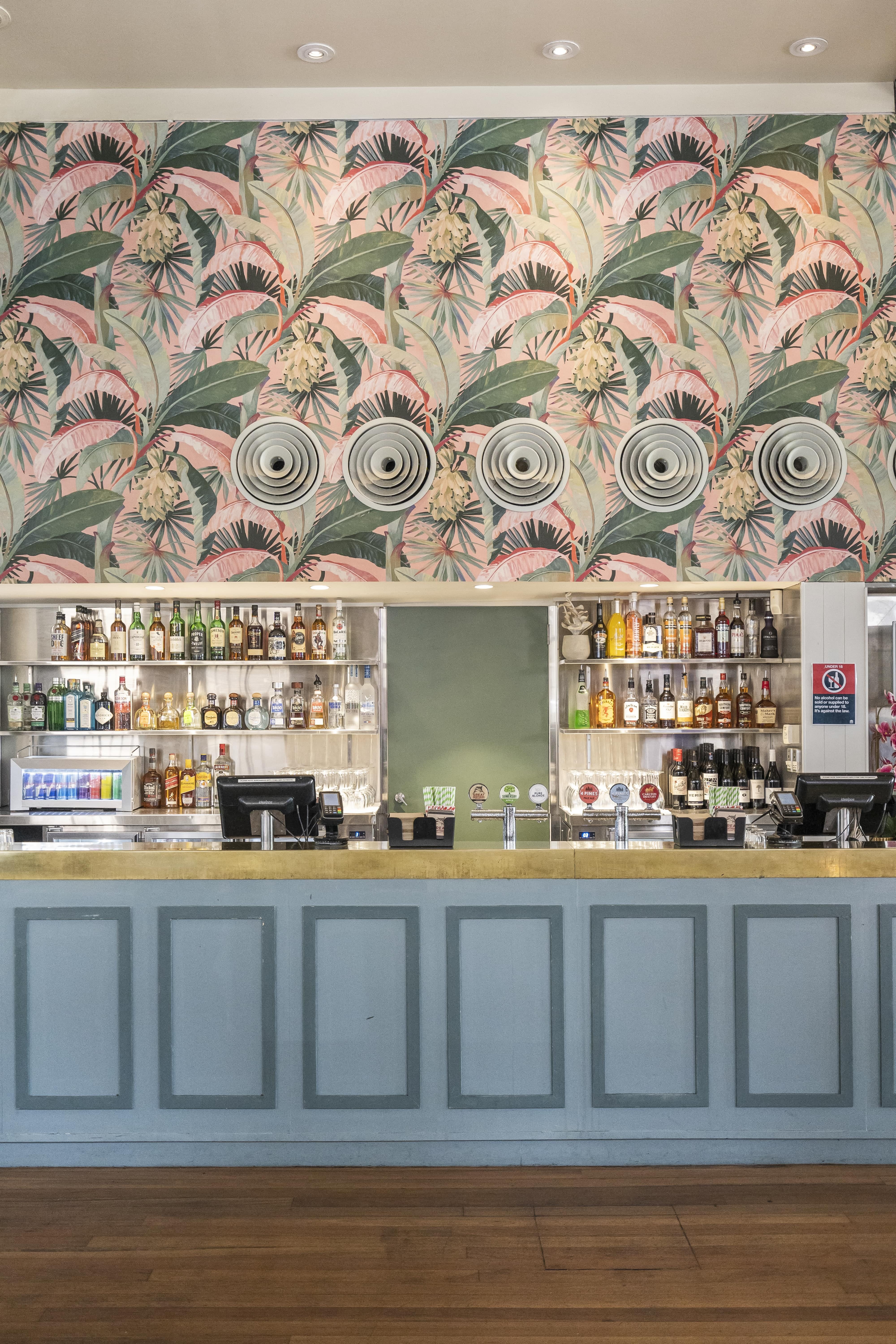 The Lounge Bar 2
