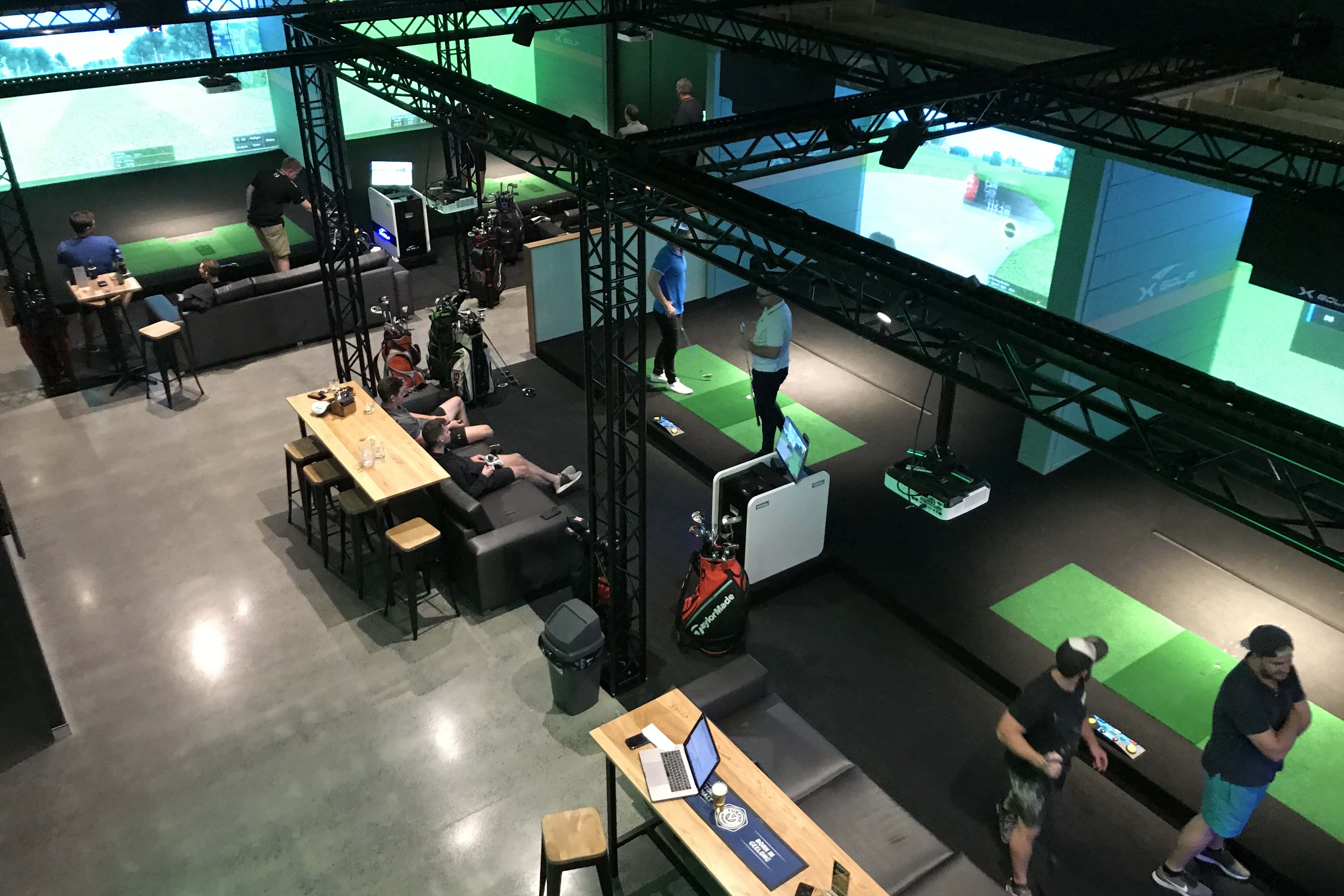 Indoor Golf Simulator and Bar 0