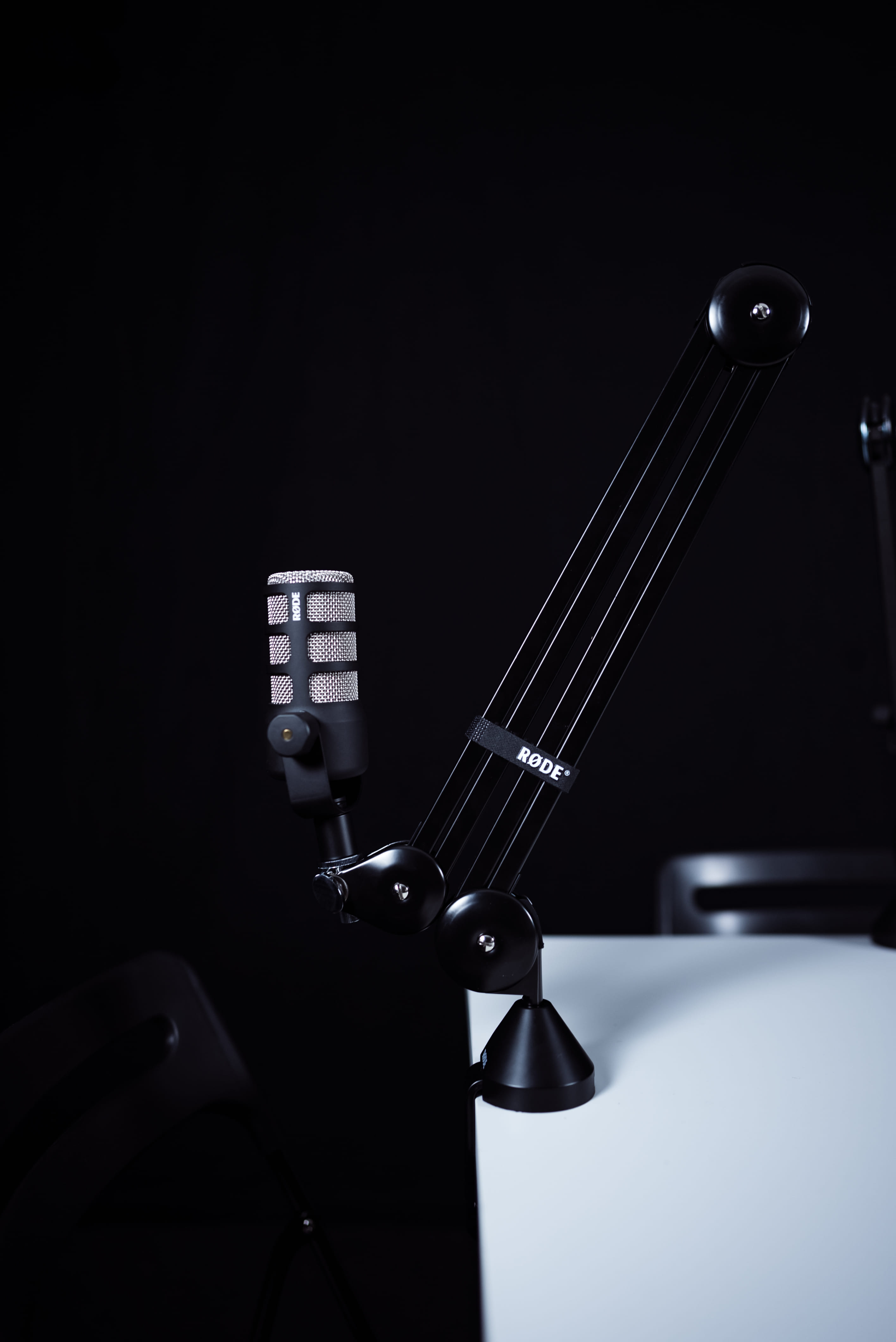 Podcast Studio (Black) 6