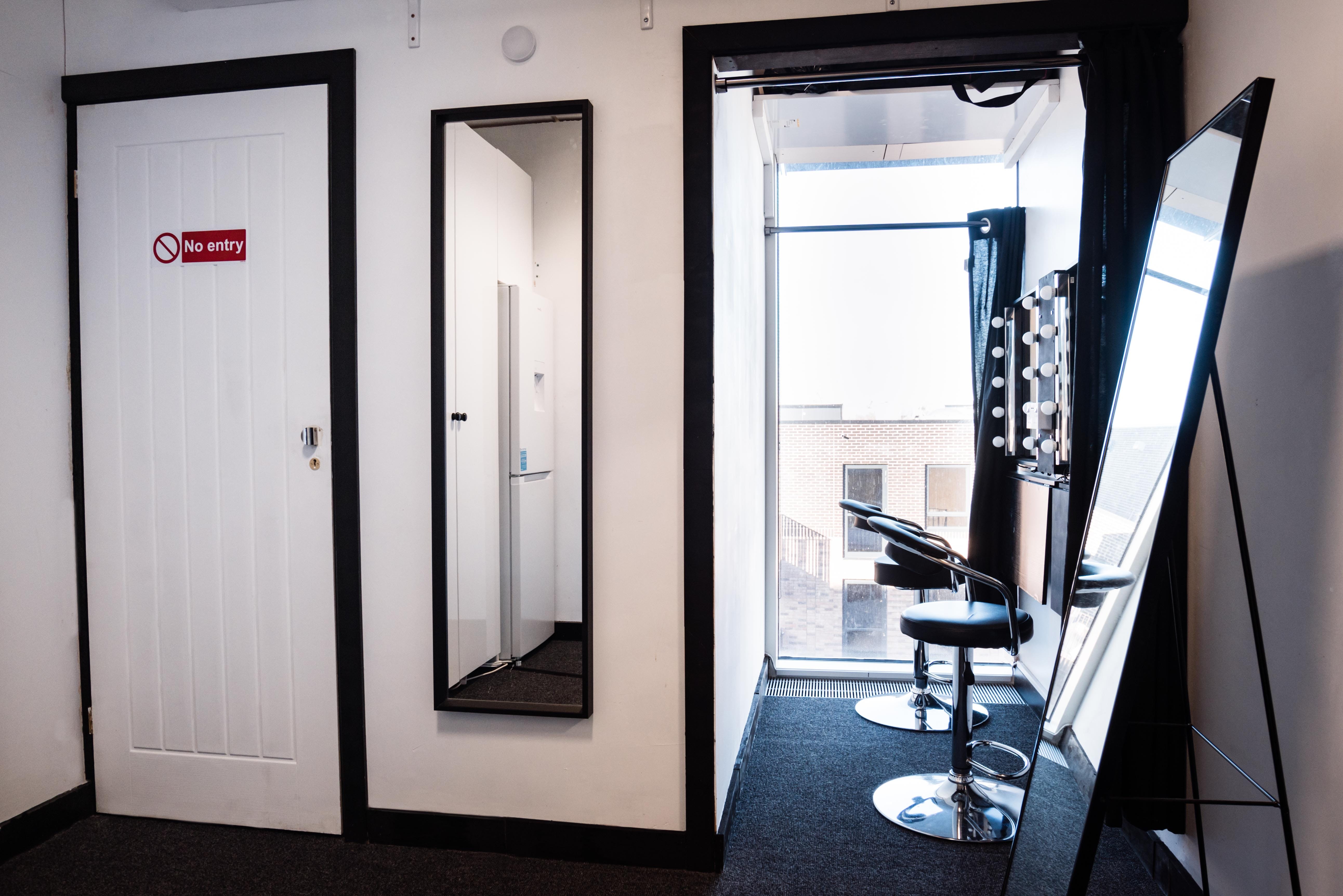 Photography/Film Studio 2 10