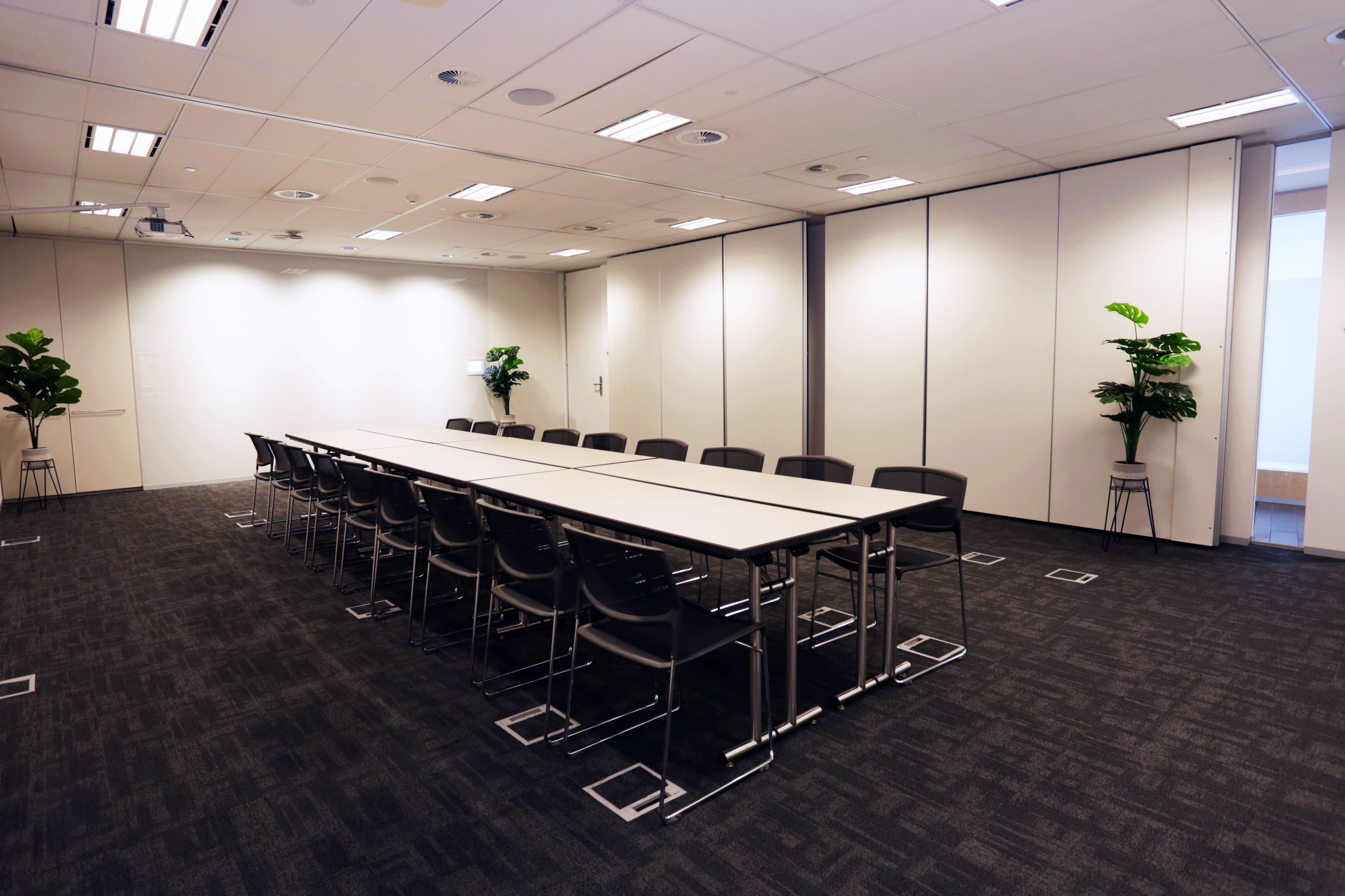 Meeting Room 26EF 6