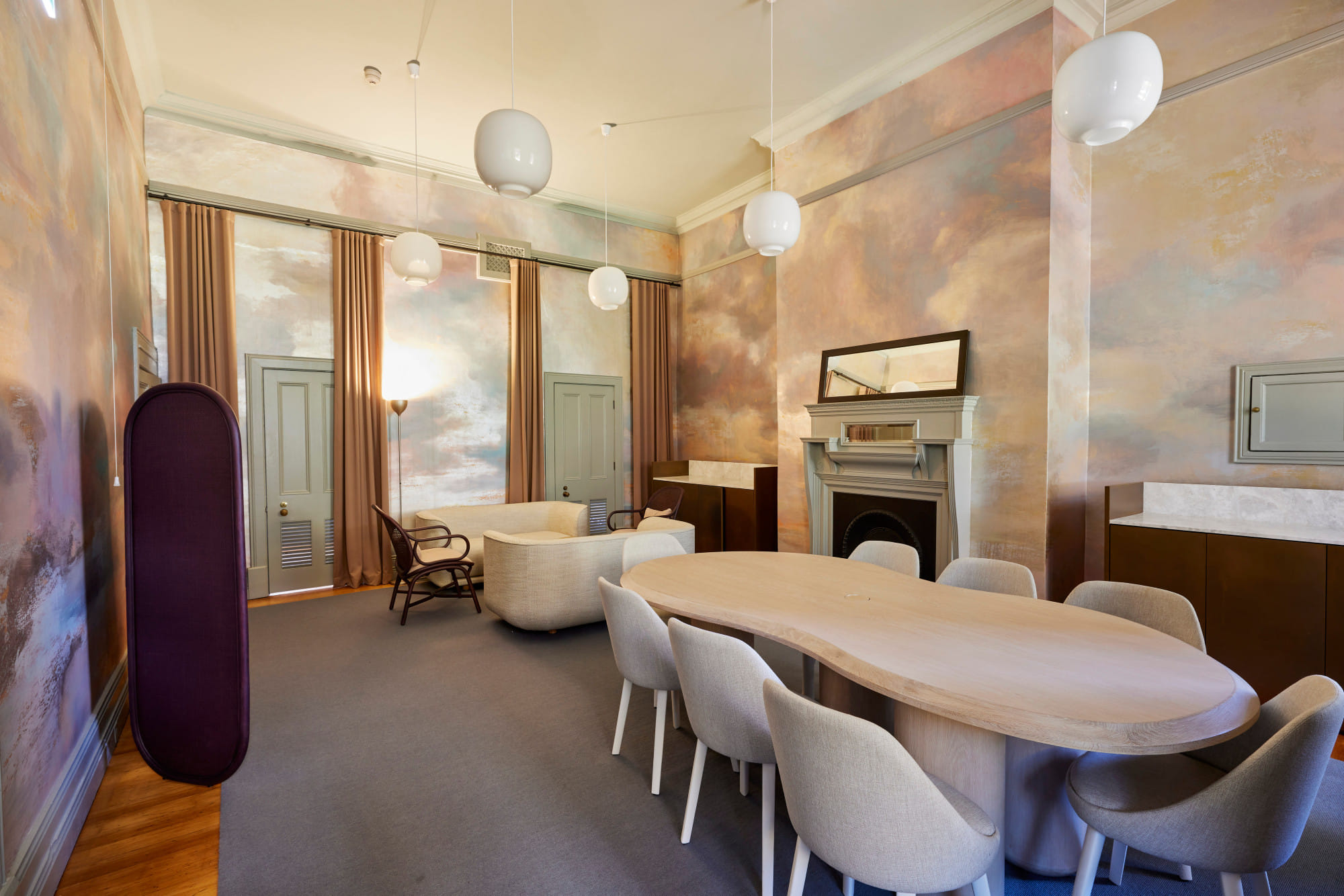  The Mint Messenger's Room 3D tour