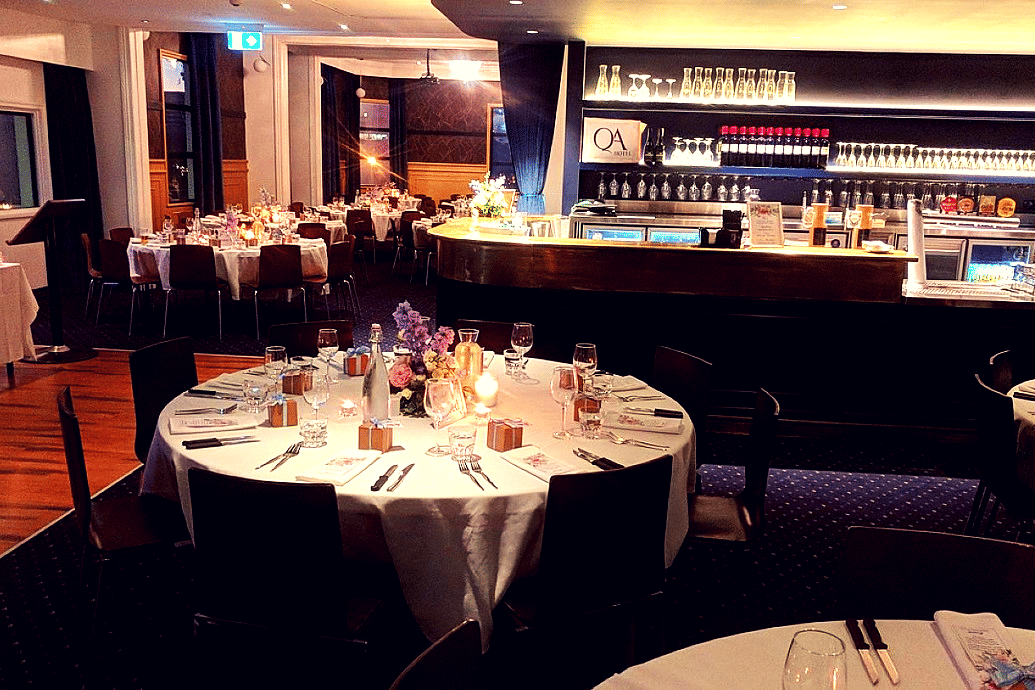 The King & Crown Room 1