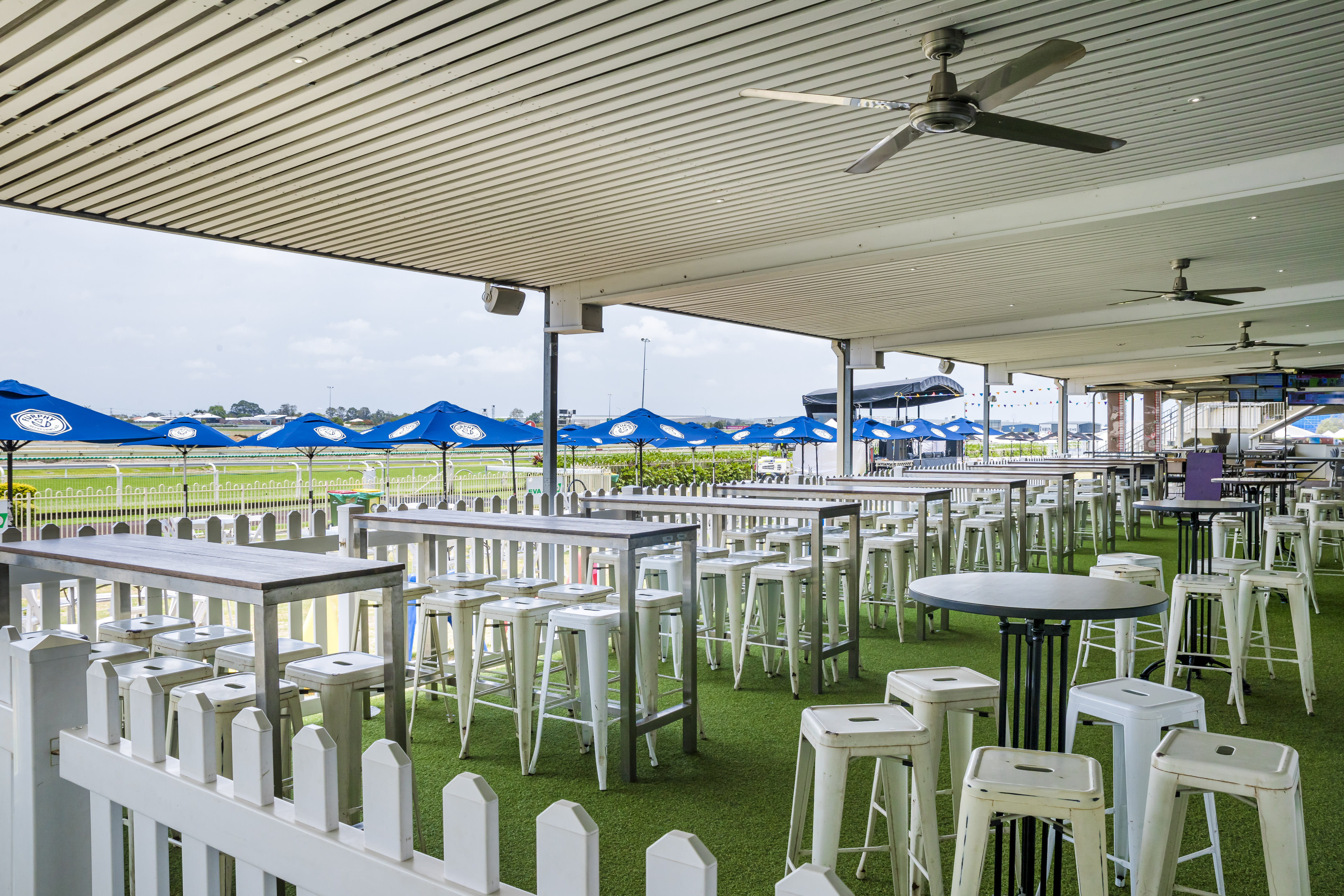 Champions Bar & Courtyard 4