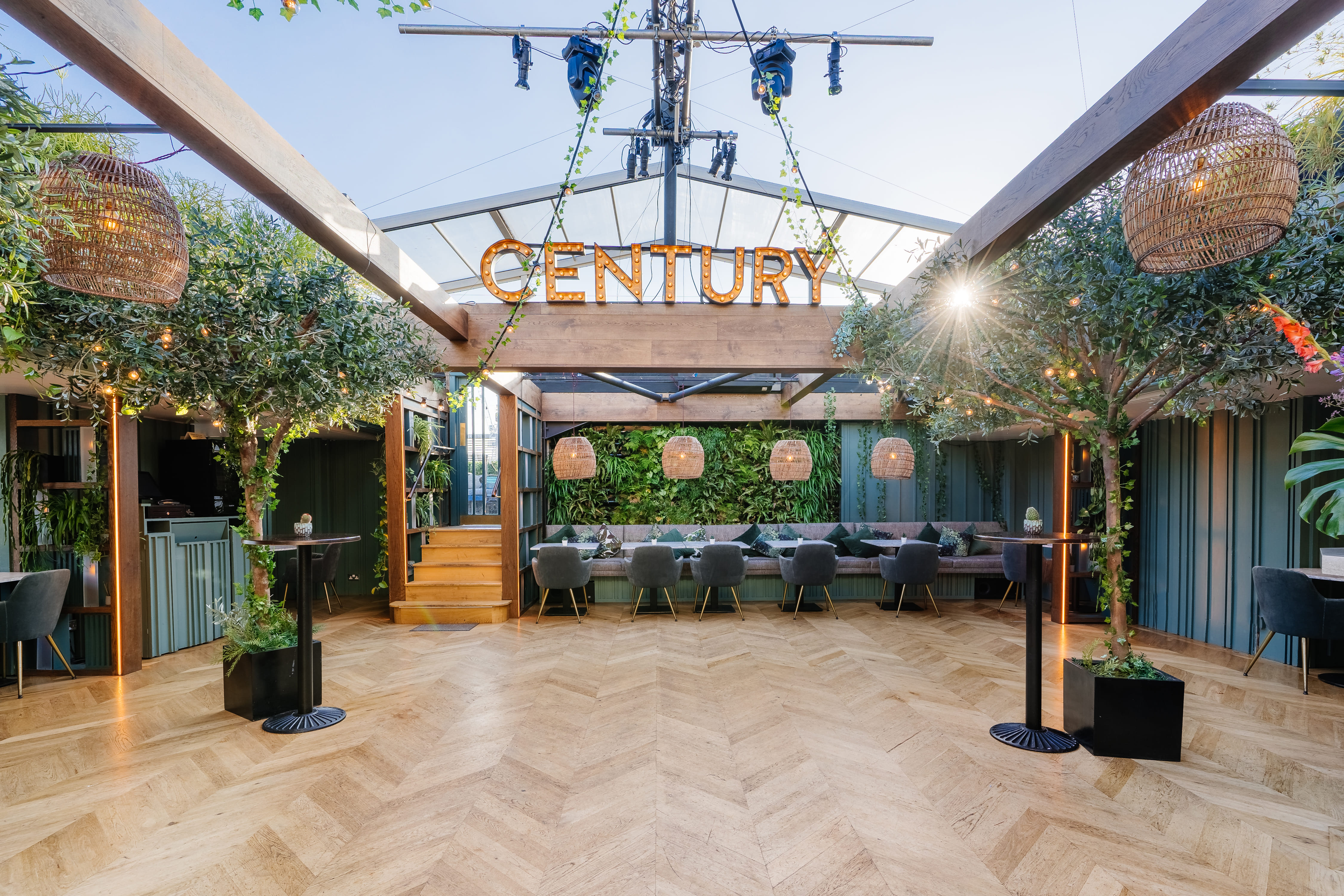 Roof Terrace (with retractable glass roof)