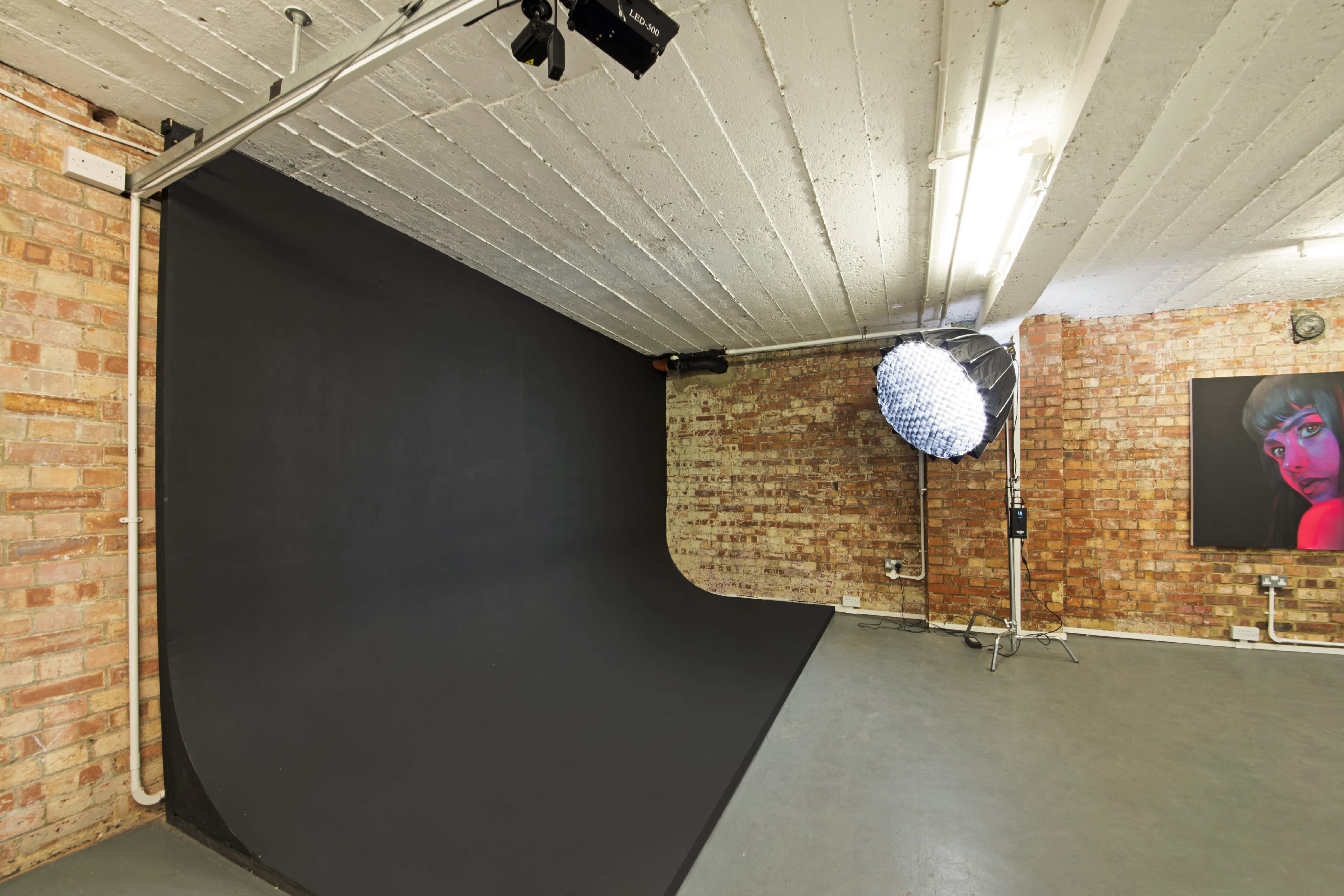 Creative space for photoshoots, filming and events 7