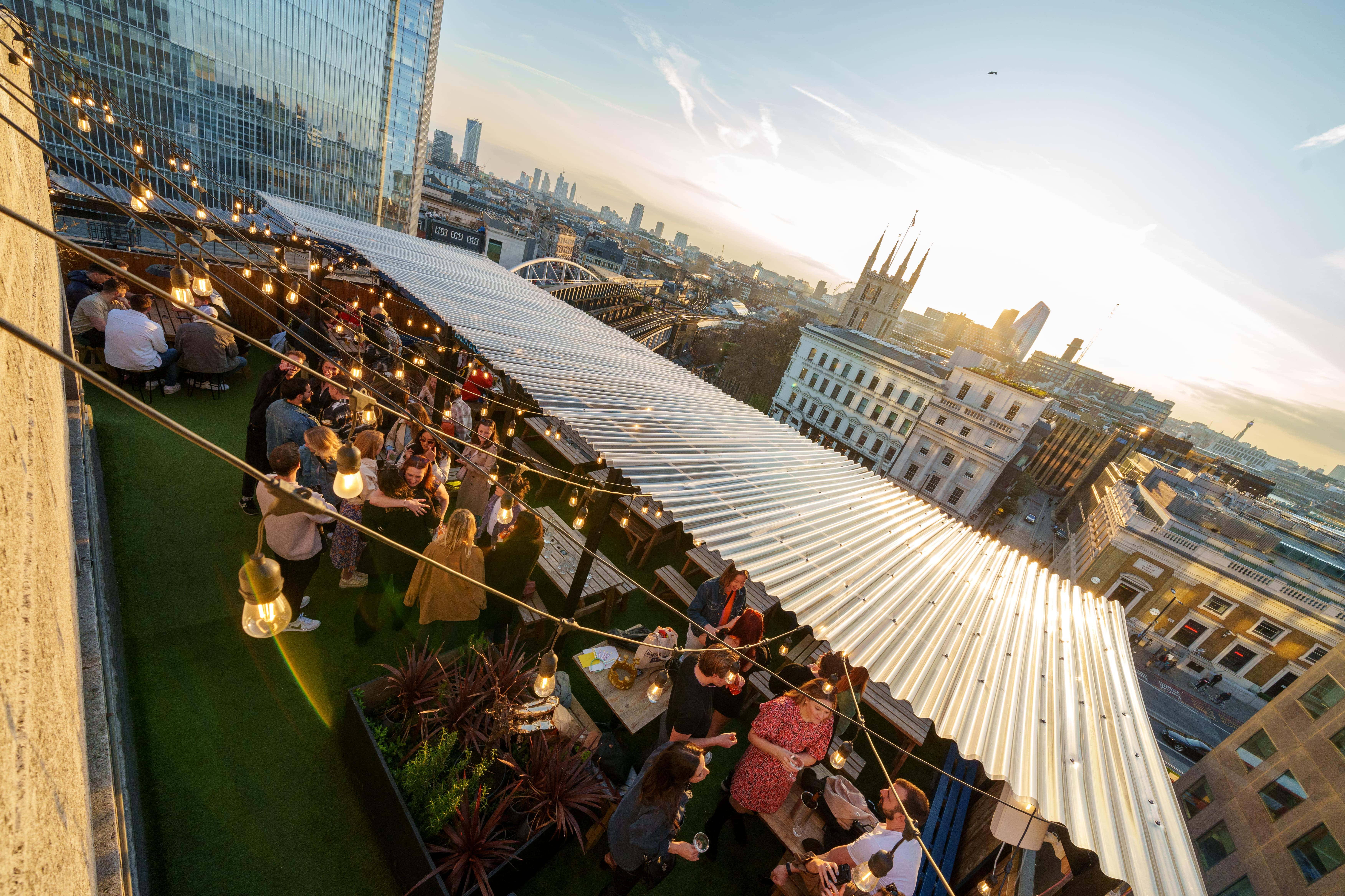 LONDON BRIDGE ROOFTOP (FULL VENUE) 2