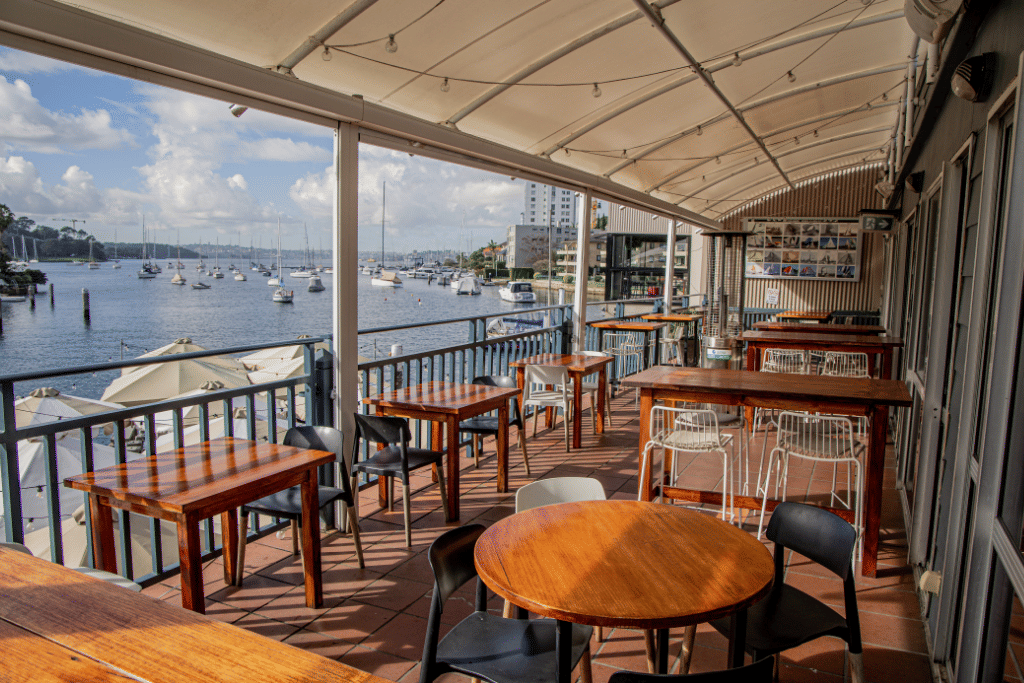 Main Diner & Sunset Balcony 4