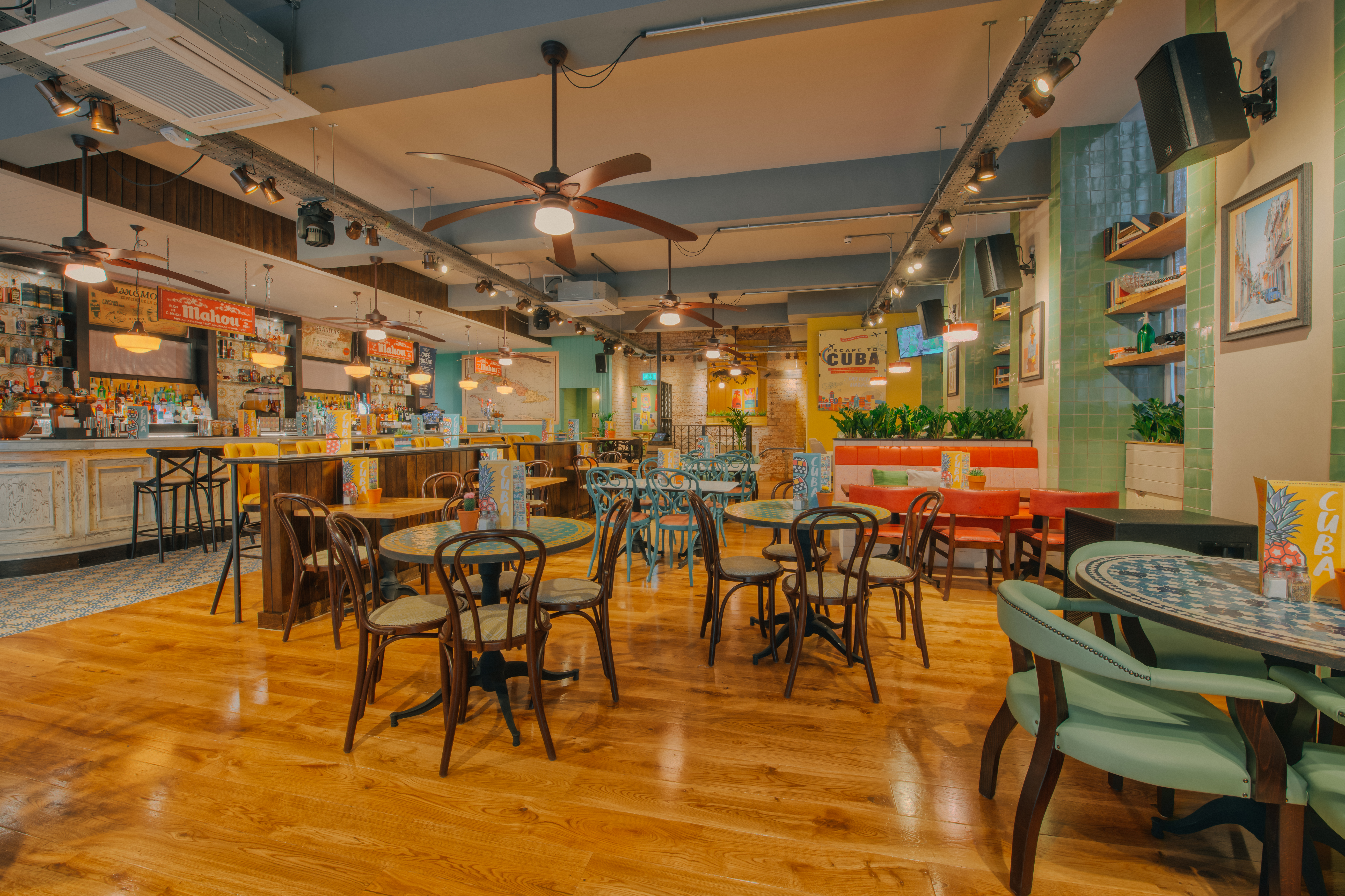 Main Bar & Restaurant 0