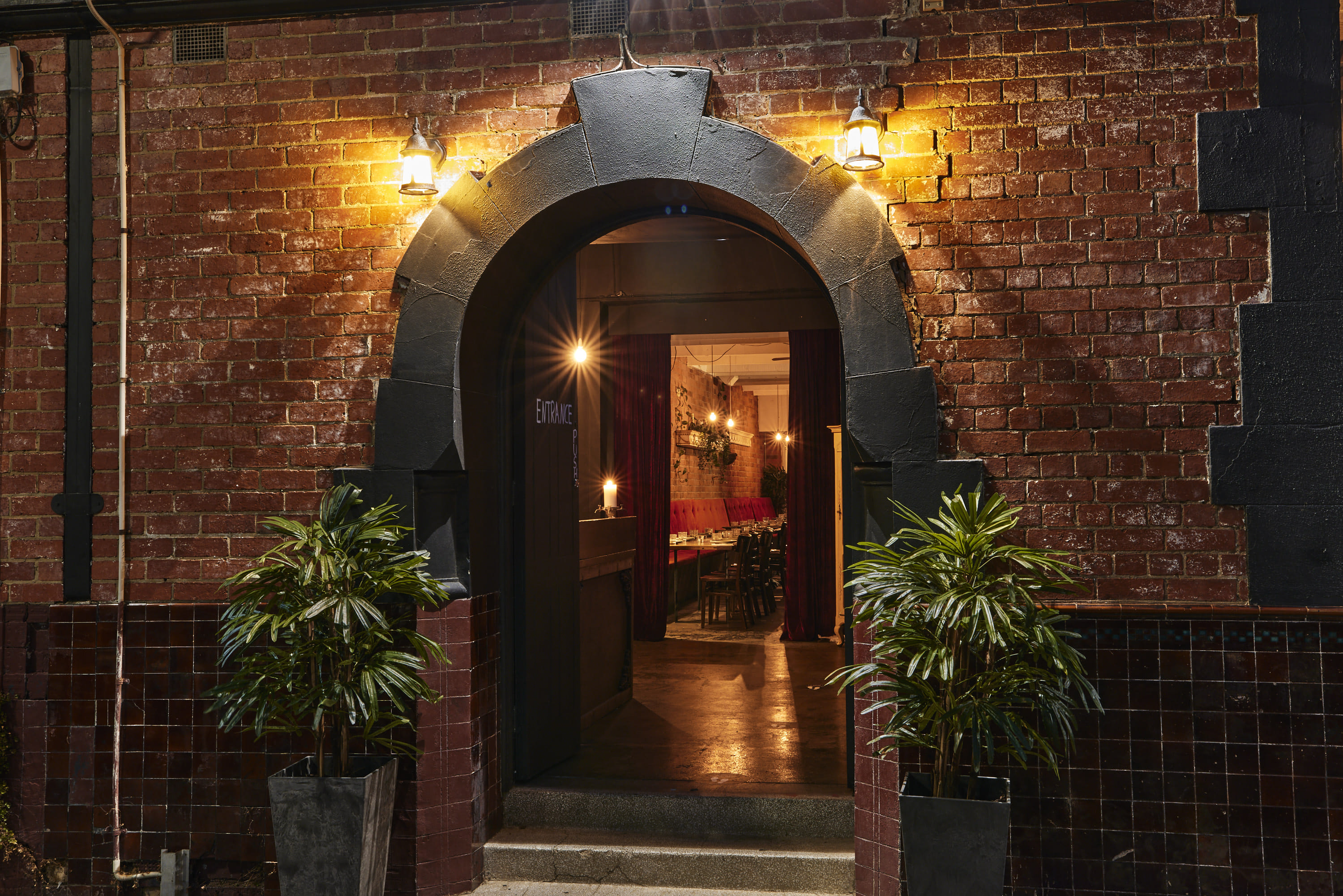 Le Bon Ton Dining Room 3
