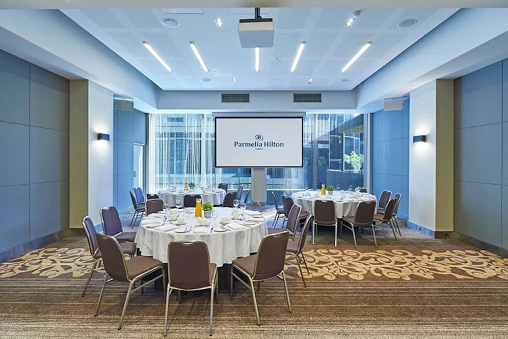 Pinnacles Room 3D tour