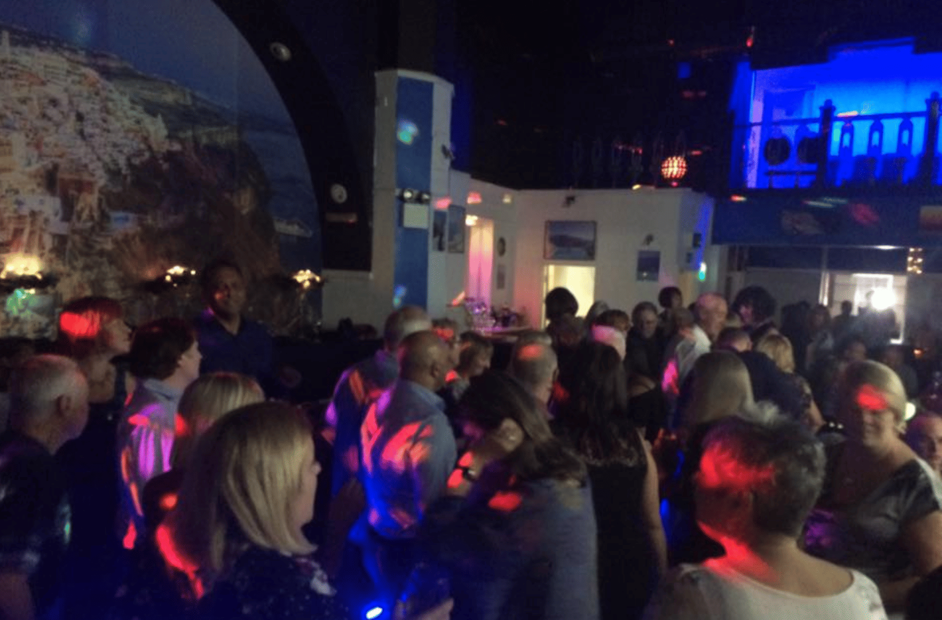 Santorini Restaurant & Bar 4