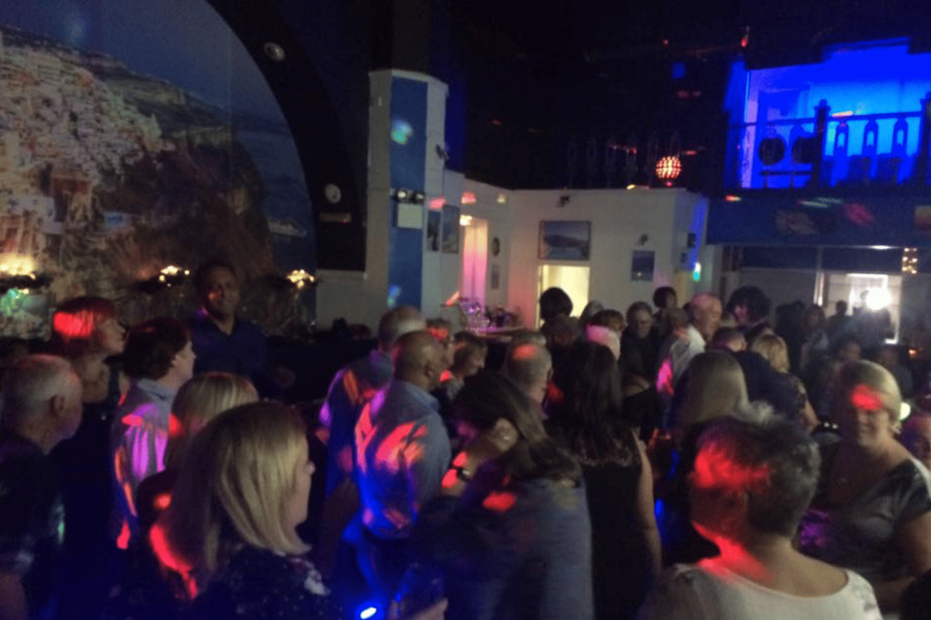 Santorini Restaurant & Bar 4