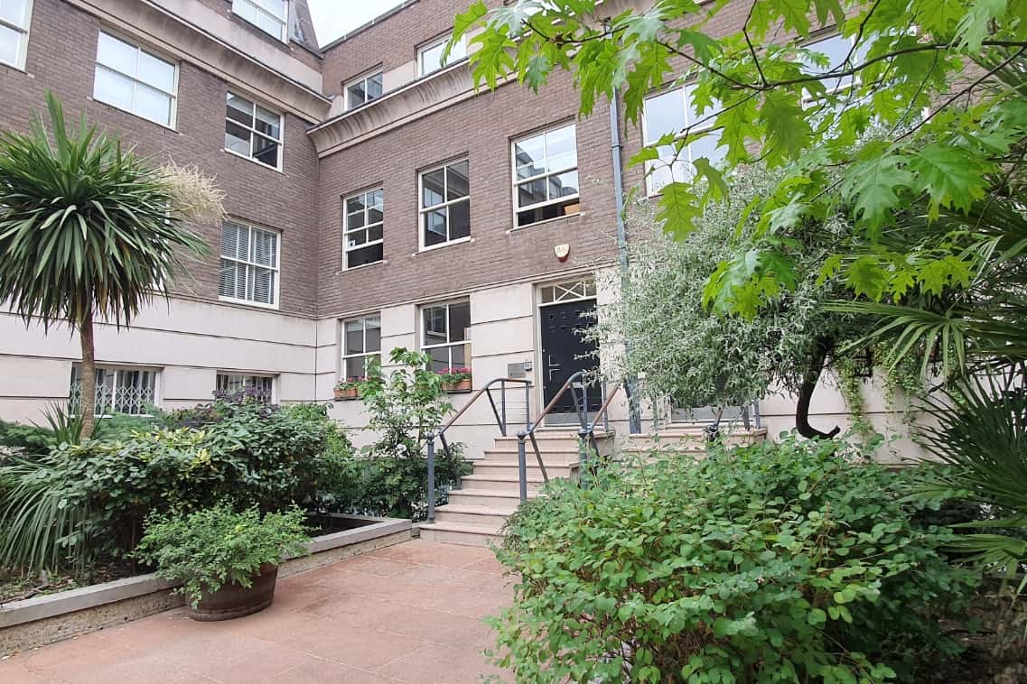 The Boardroom @ No 8 3