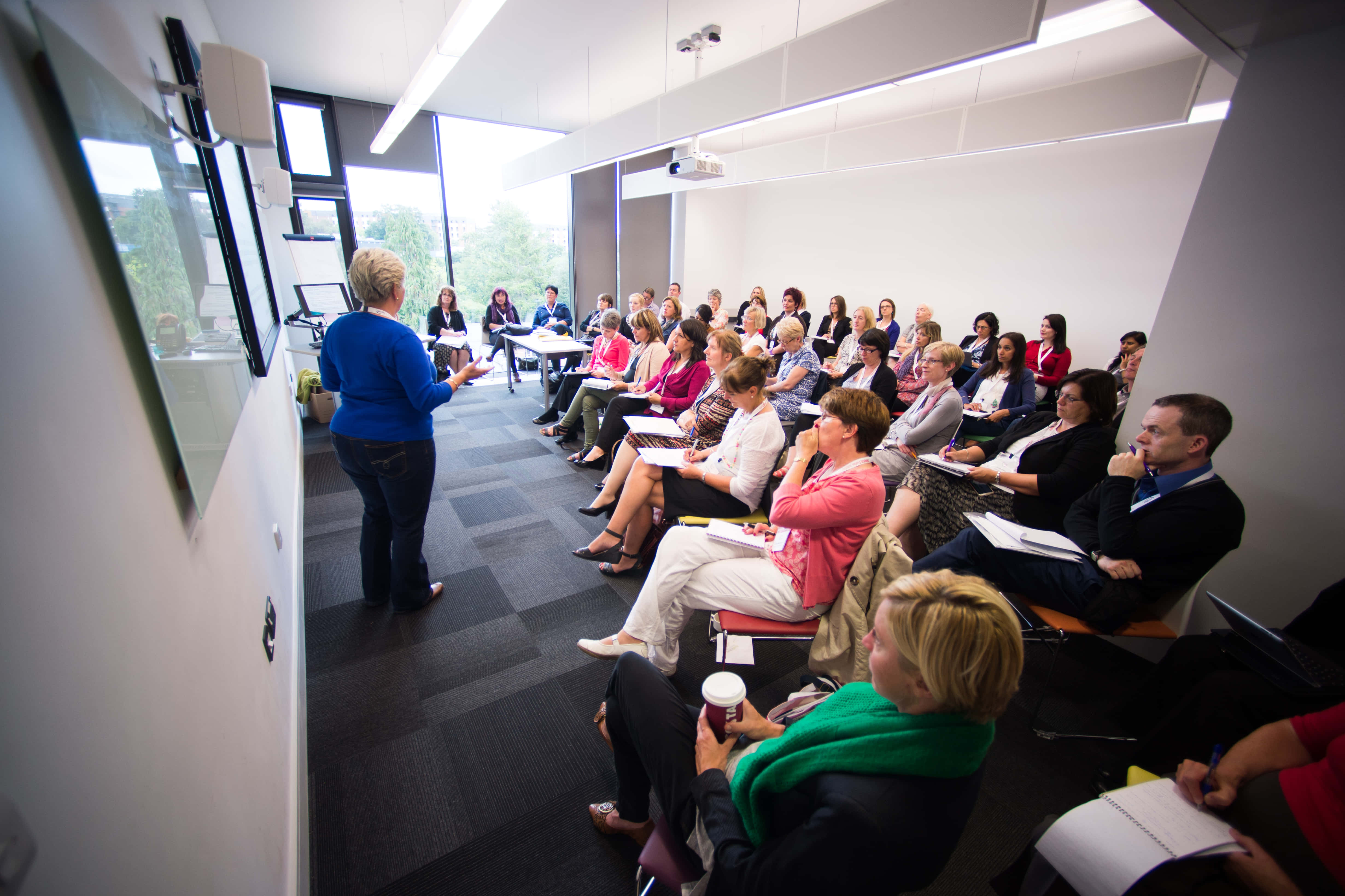 Forum Seminar Room (12 of) 1