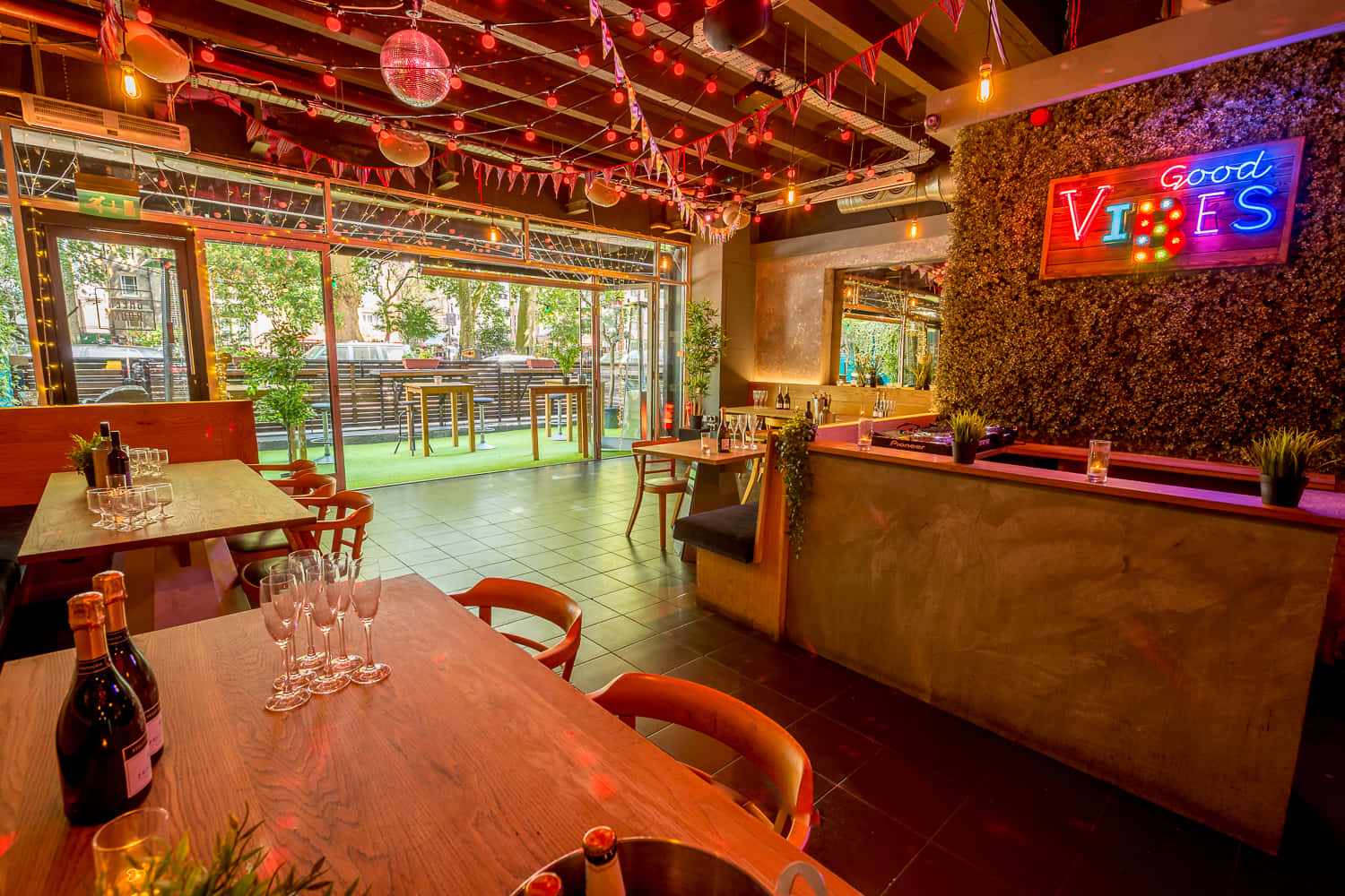 The Green Room 3D tour