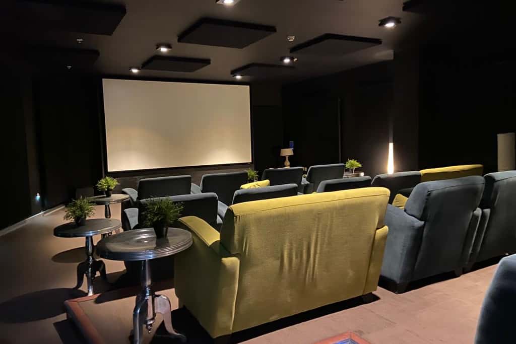 Private Cinema 1