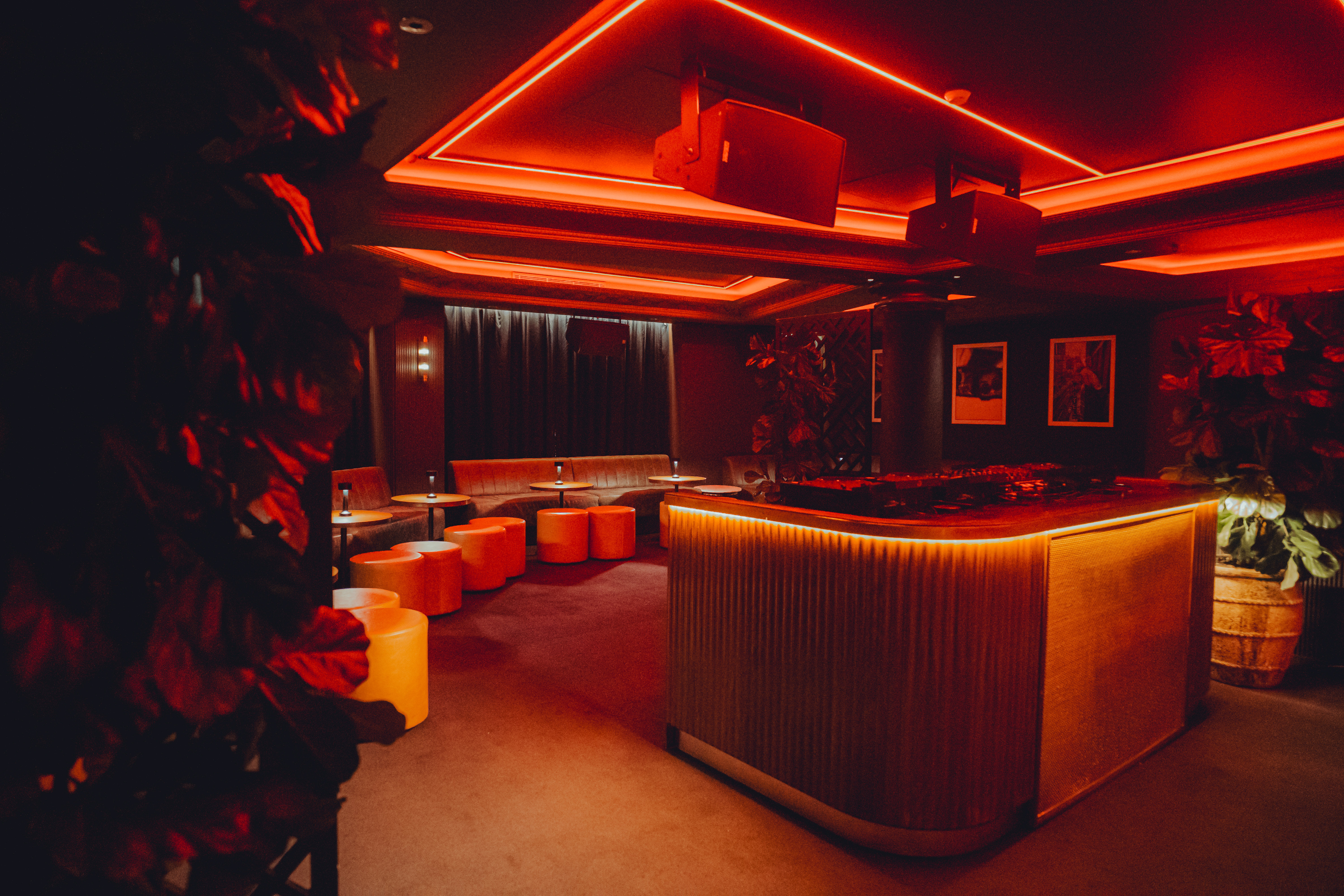 GOOD ROOM