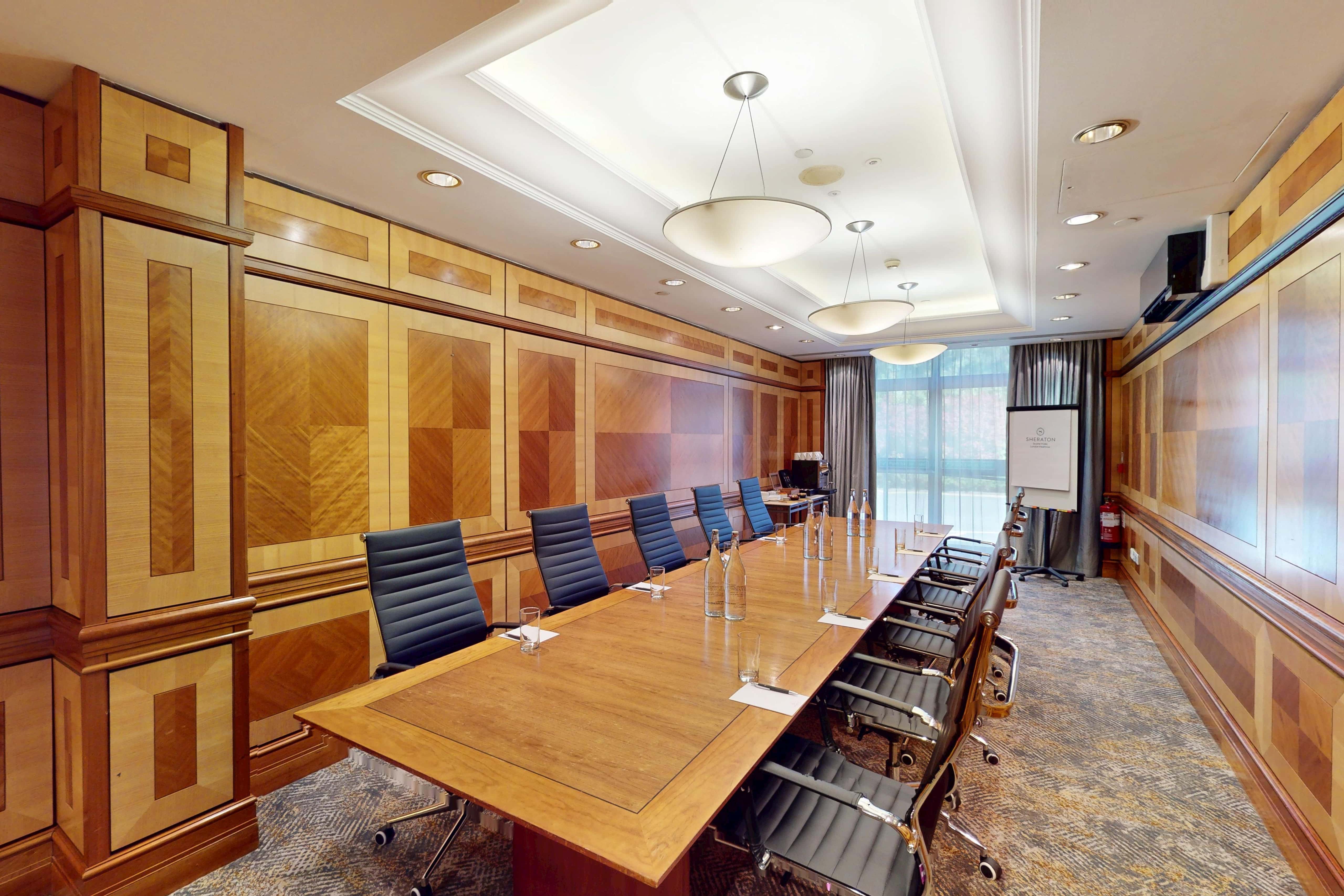 London Boardroom 0