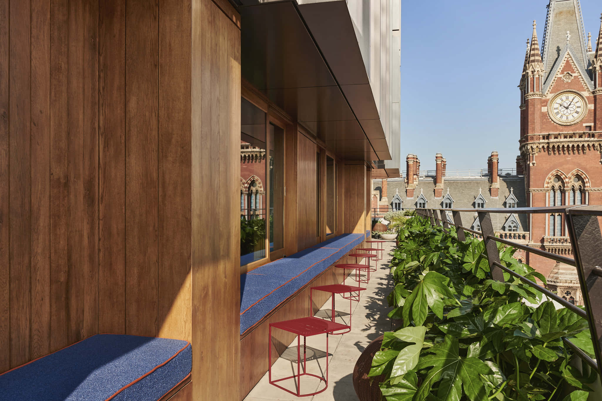 The Standard Townhouse 8 - Seating 3