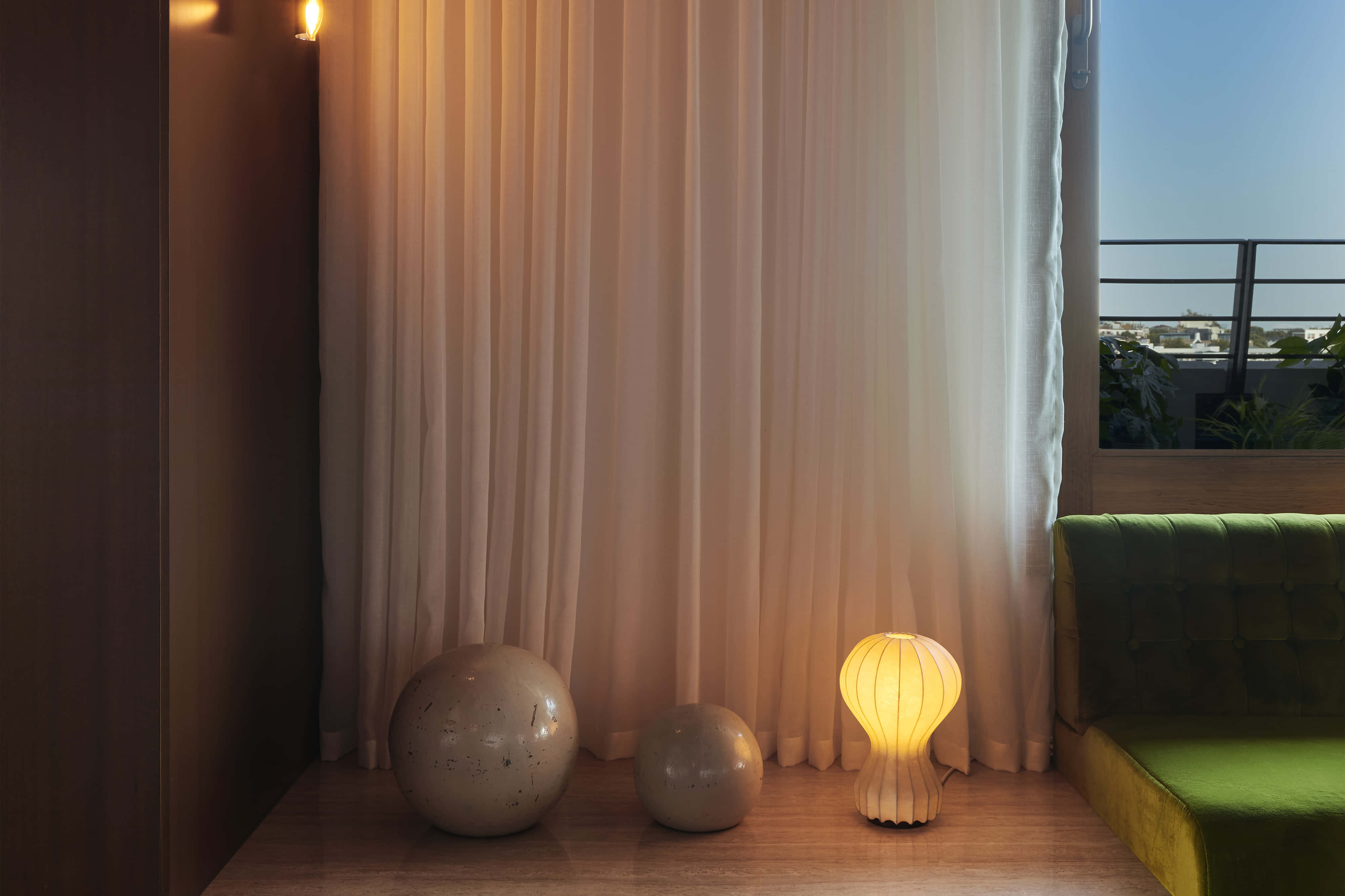 The Standard Townhouse 8 - Seating 6