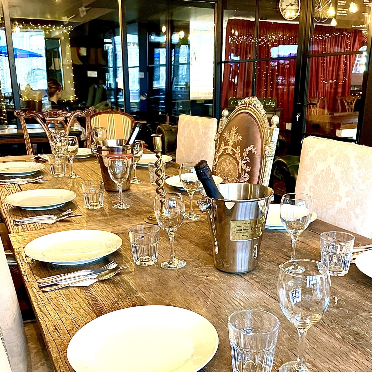 THE PRIVATE DINING ROOM 7