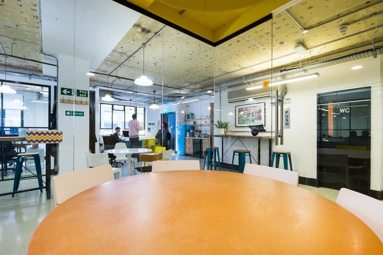 Meeting room for up to 4 people 2